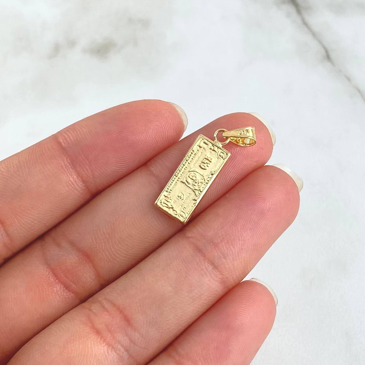 Dije Dólar 0.8gr / 2cm / 6.8mm Oro Amarillo 18K *