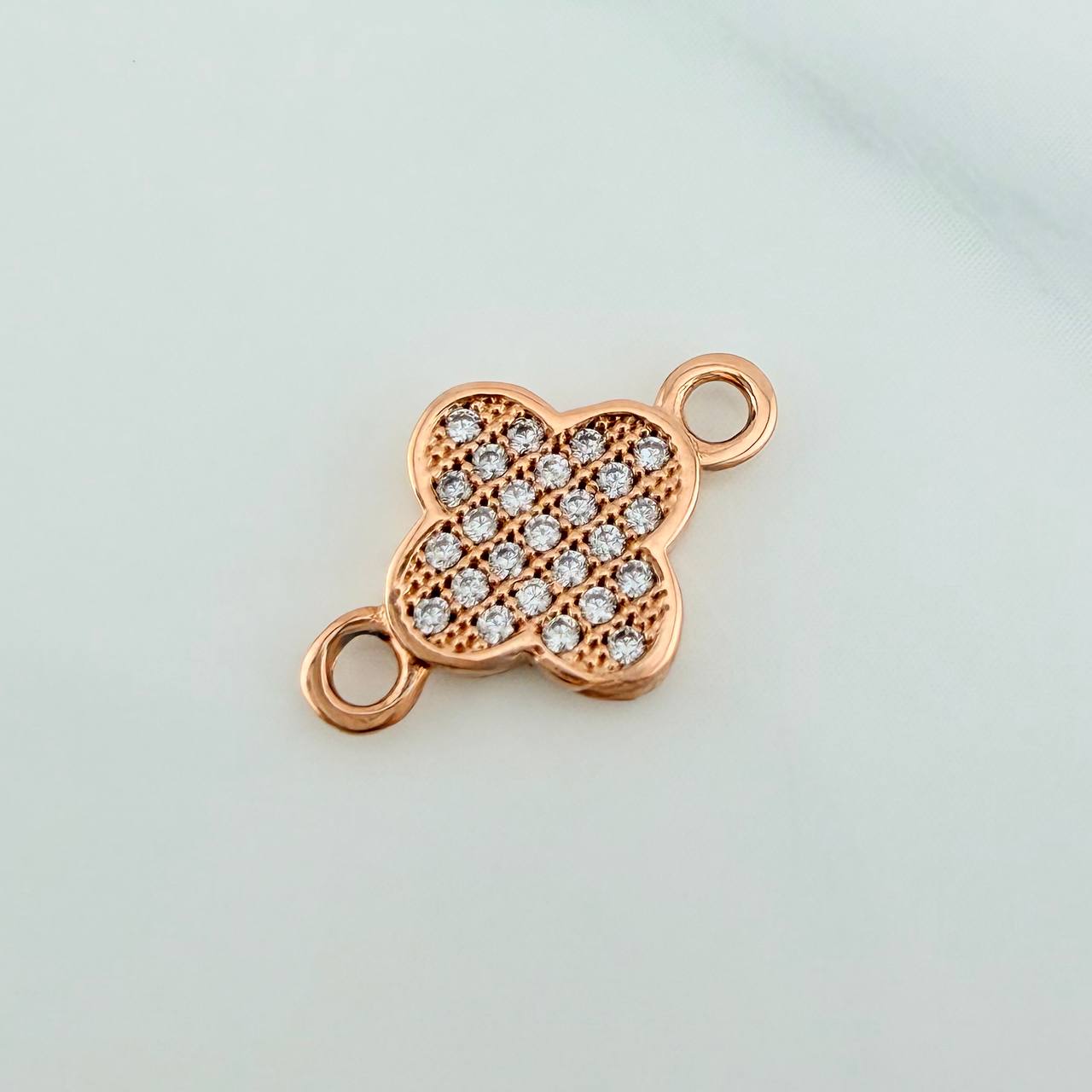 Herraje Trebol 0.9gr / 1.5cm / Oro Rosa 18K