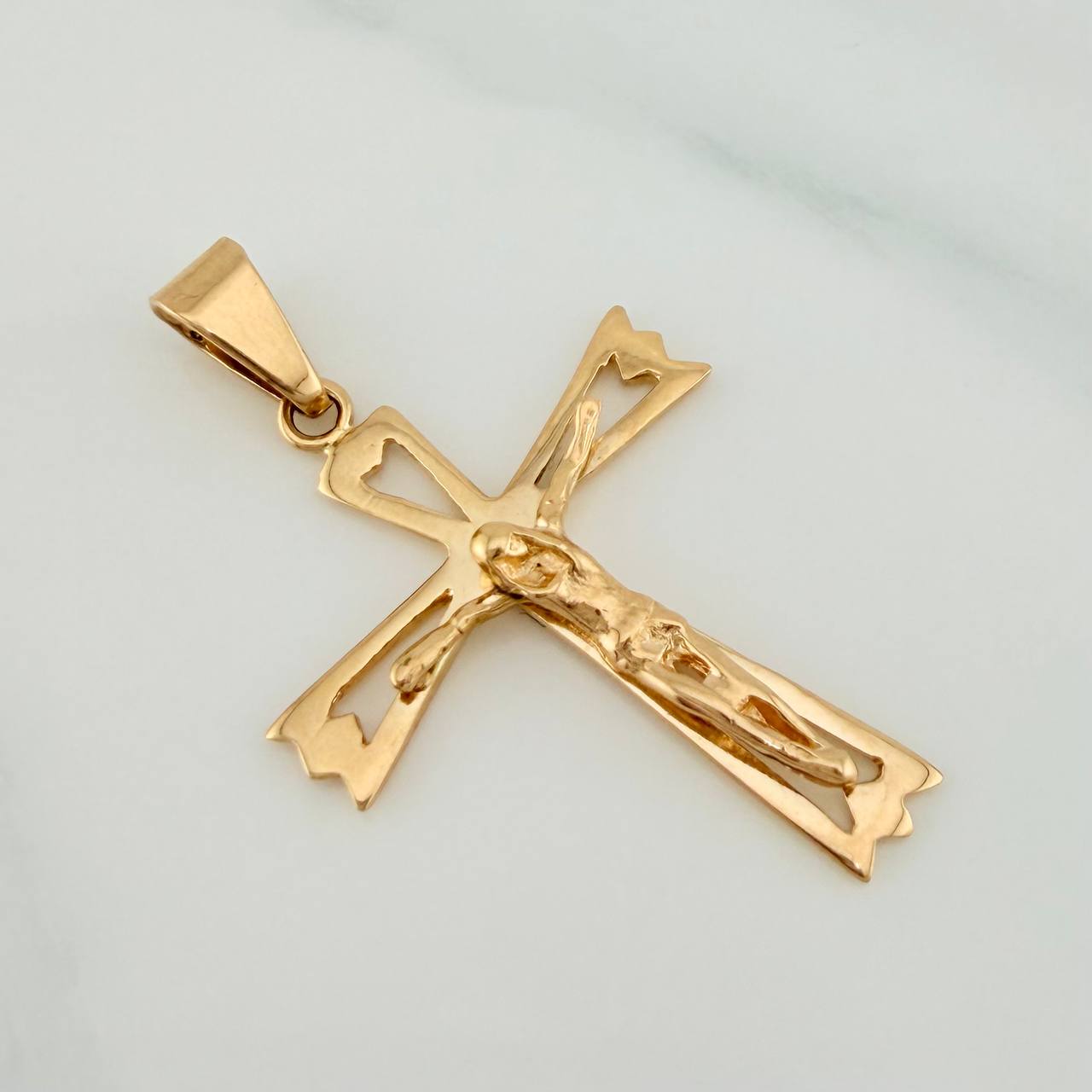 Dije Cruz Cristo 2.55gr / 3.7cm / Oro Amarillo 18K %