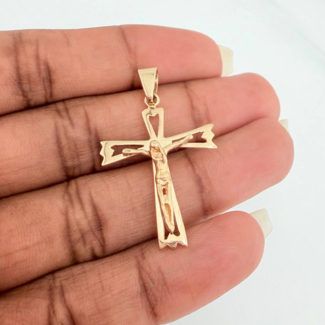 Dije Cruz Cristo 2.55gr / 3.7cm / Oro Amarillo 18K %