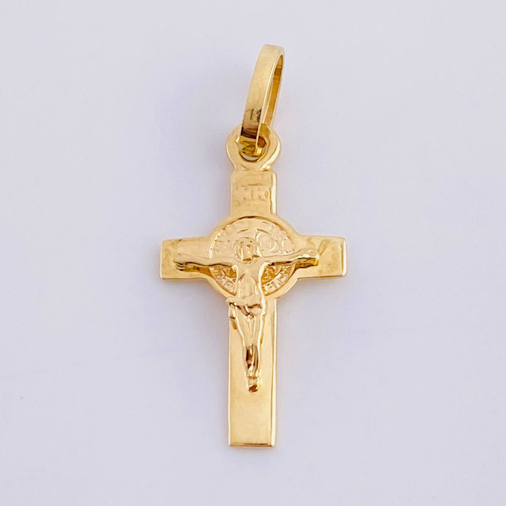 Dije Cruz Cristo San Benito 1g / 2.5cm Oro Amarillo 18K