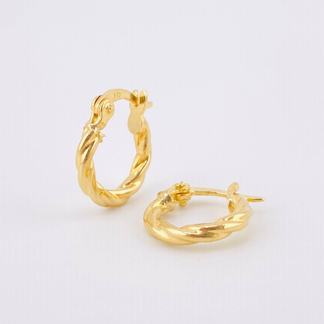 Candongas Emmi 0.9gr / 1.3cm / Oro Amarillo 18K *