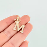 Dije Corona Letra M 2.35gr / 1 in / Oro Amarillo 18K *