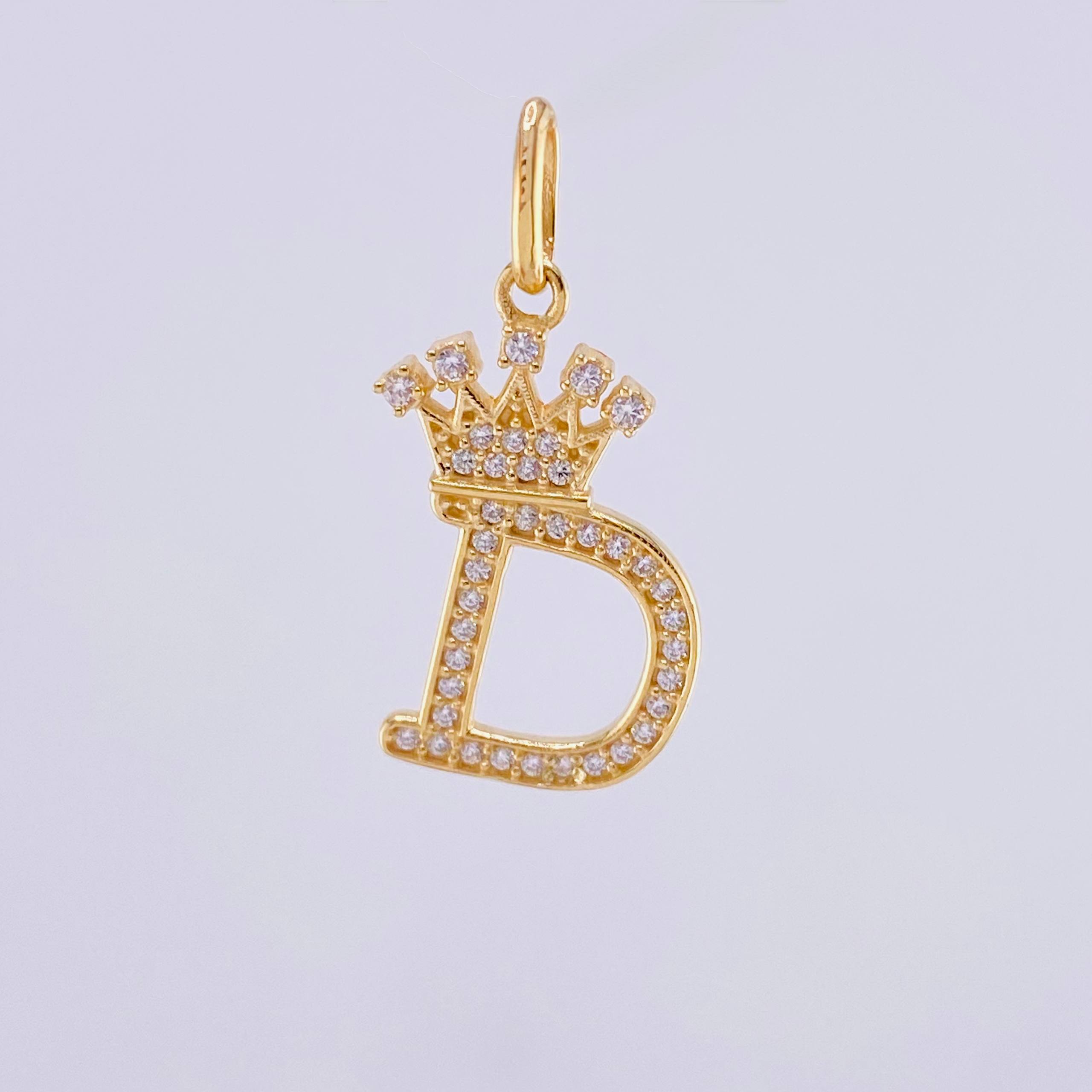 Dije Corona Letra D 1.95gr / 1 in / Oro Amarillo 18K *