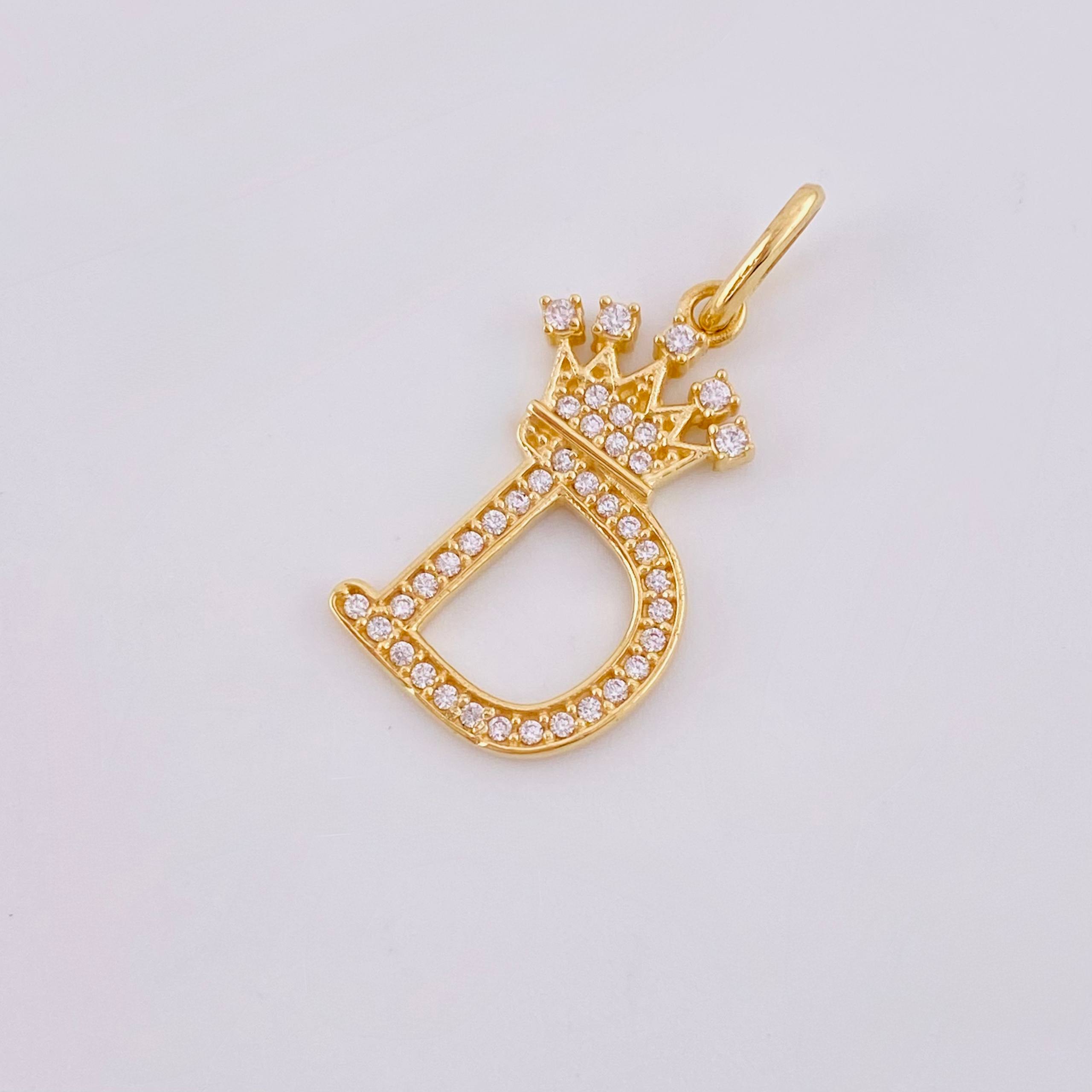 Dije Corona Letra D 1.95gr / 1 in / Oro Amarillo 18K *