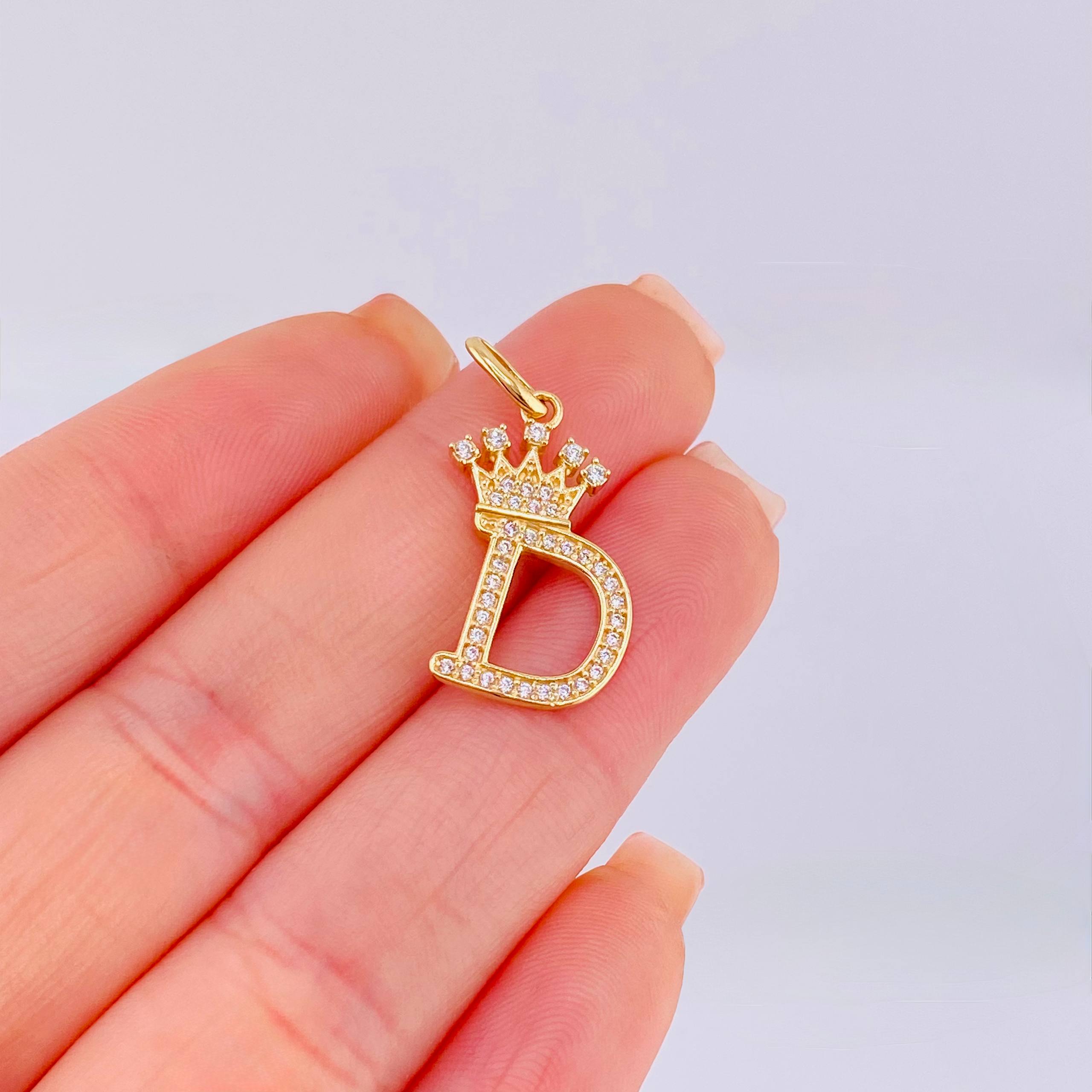 Dije Corona Letra D 1.95gr / 1 in / Oro Amarillo 18K *