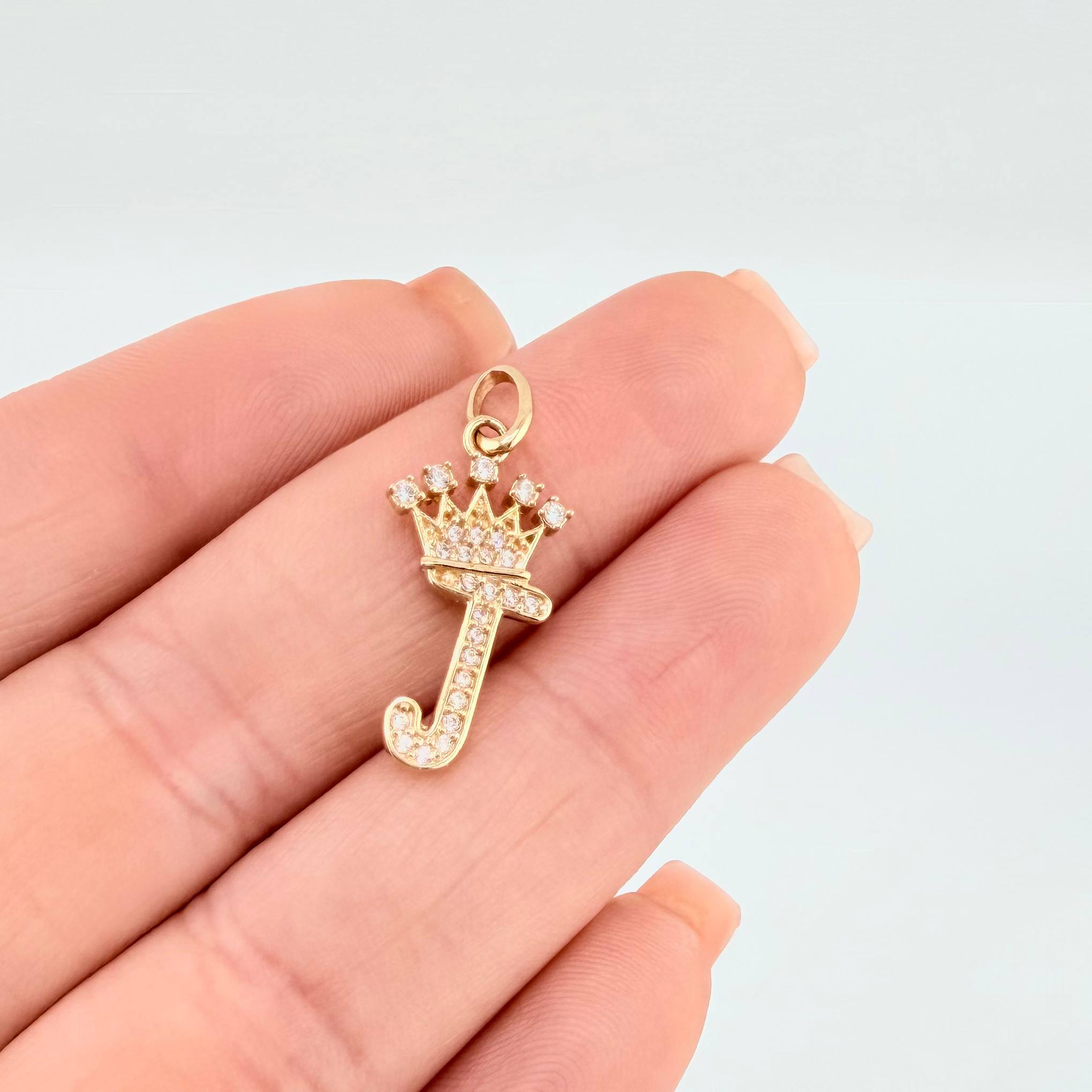 Dije Corona Letra J 1.4 g / 2.6 cm Oro Amarillo 18K