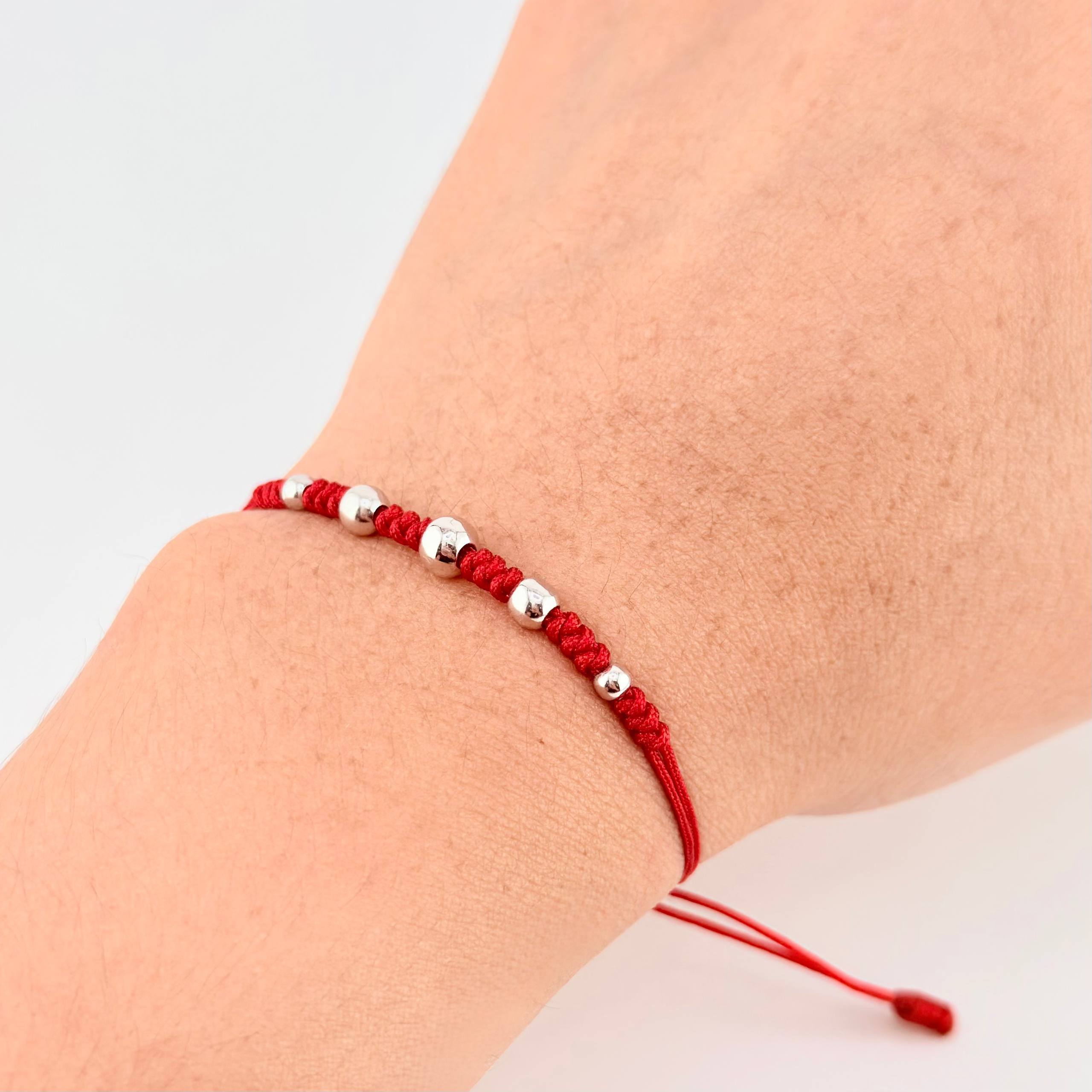 Pulsera Roja Secuencia Lisa 5und / 3mm-5mm Oro Blanco 18K ©
