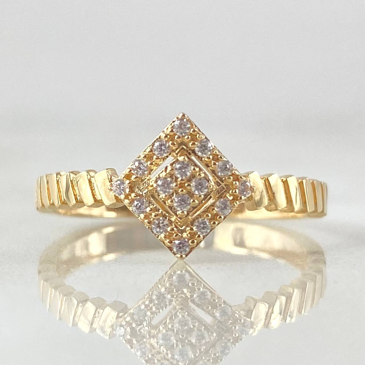 Anillo Rombo 2.06gr / T7 / Oro Amarillo 18K