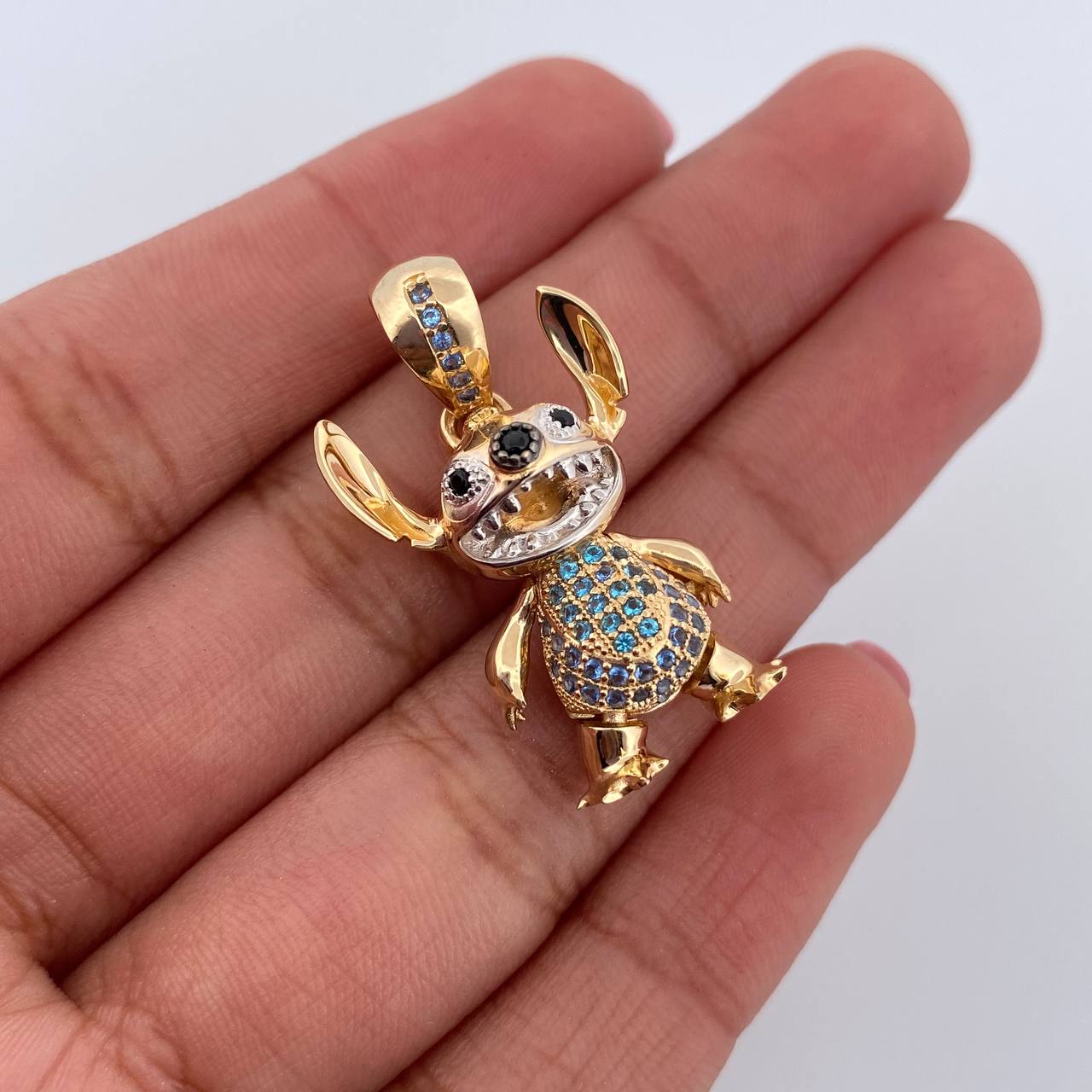 Dije Stitch 5.65gr / 3cm / Tres Oros 18K &