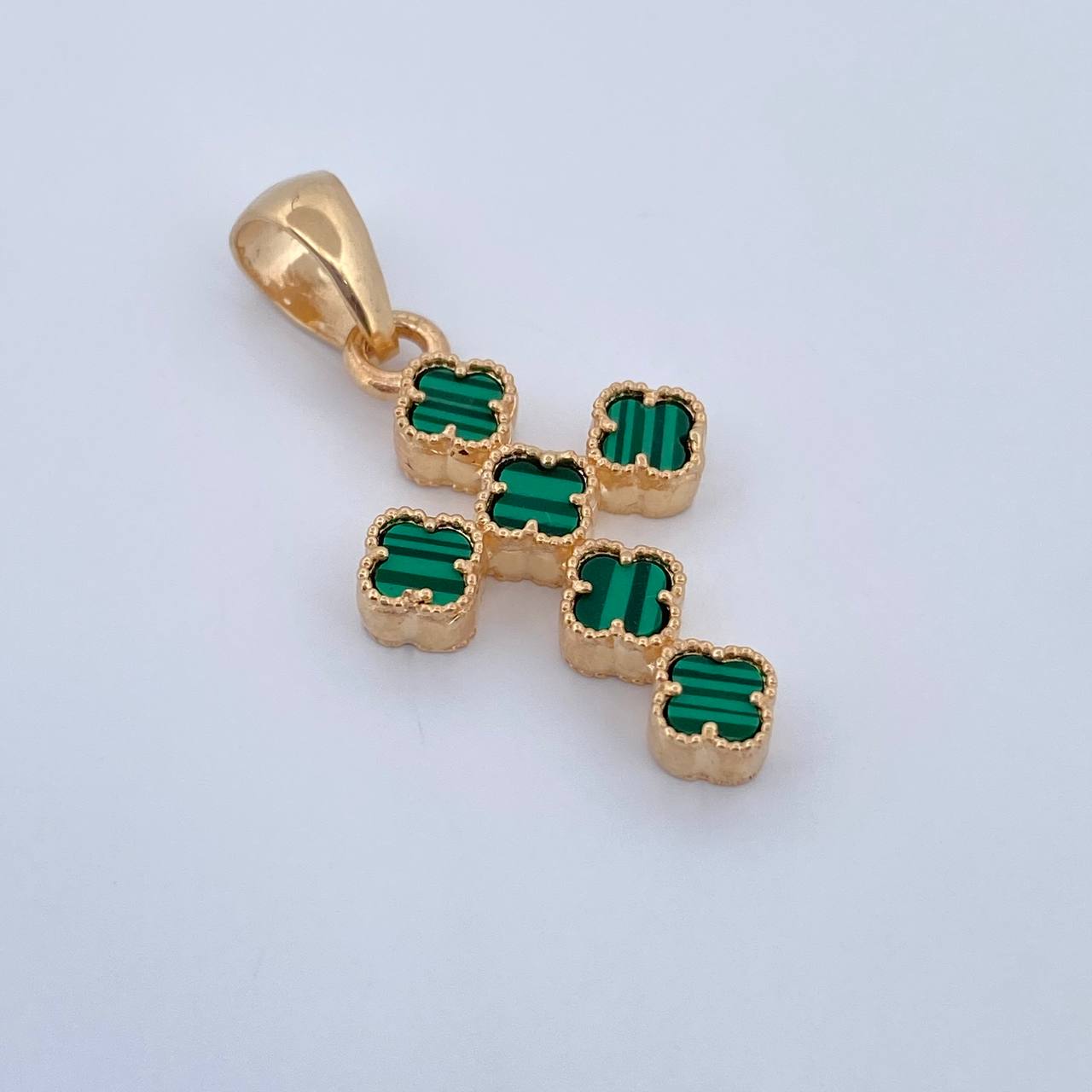 Dije Cruz Treboles 3.25gr / 3.1cm / Oro Amarillo 18K