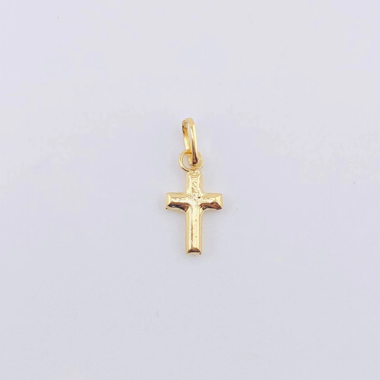 Dije Cruz Lisa 0.2 g / 1.4 cm Oro Amarillo 18K