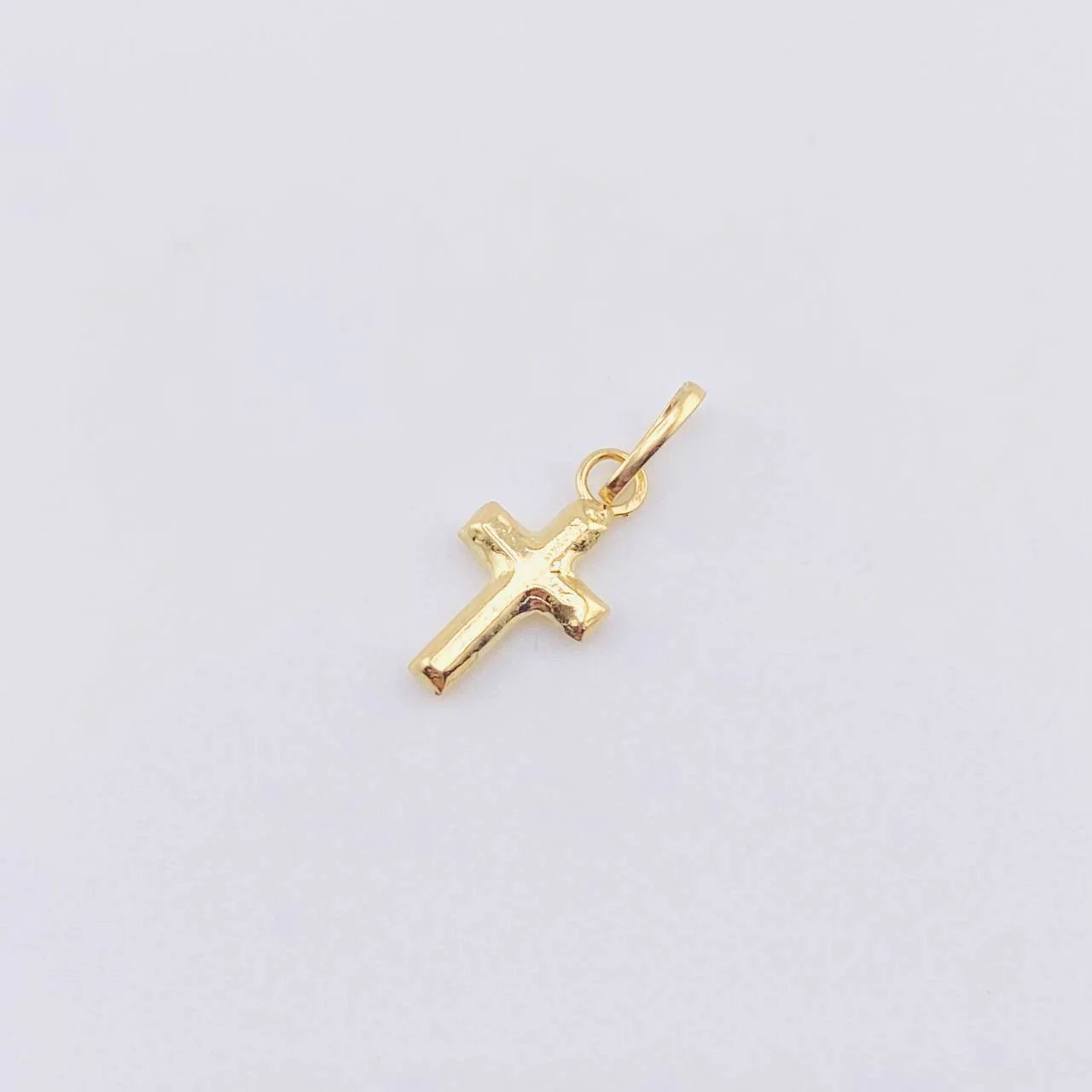 Dije Cruz Lisa 0.2 g / 1.4 cm Oro Amarillo 18K