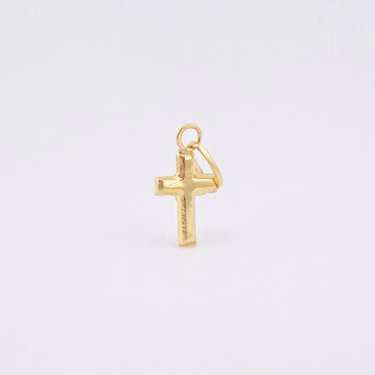 Dije Cruz Lisa 0.2 g / 1.4 cm Oro Amarillo 18K