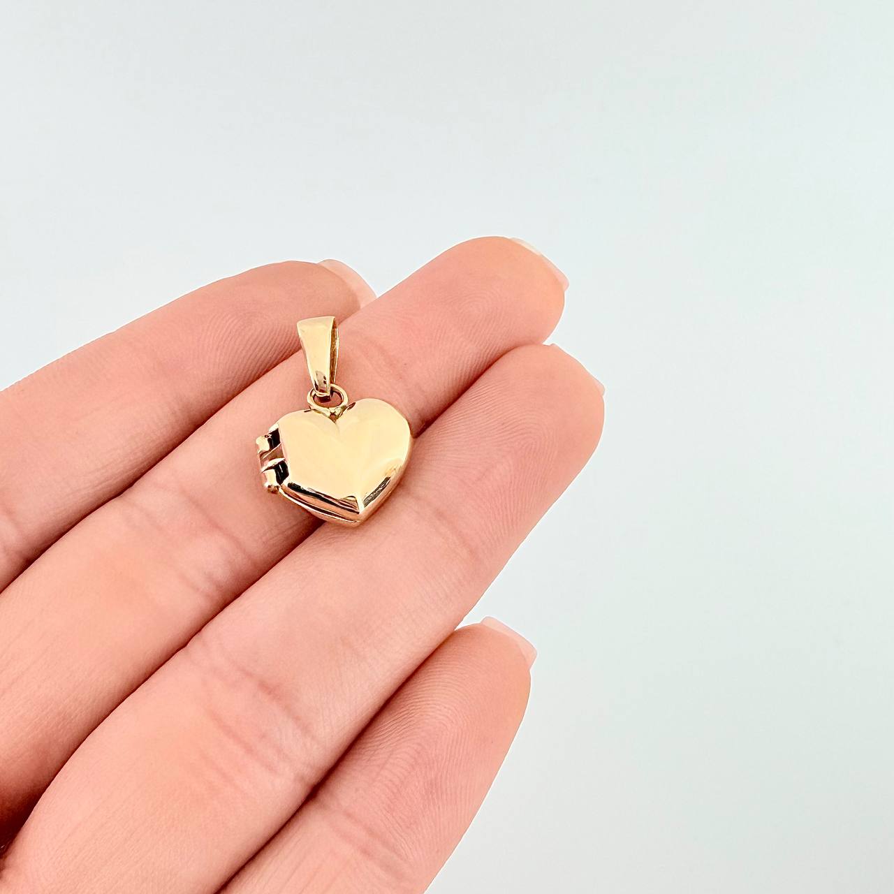 Dije Relicario Corazón 2.85 g / 2.1 cm Oro Amarillo 18K