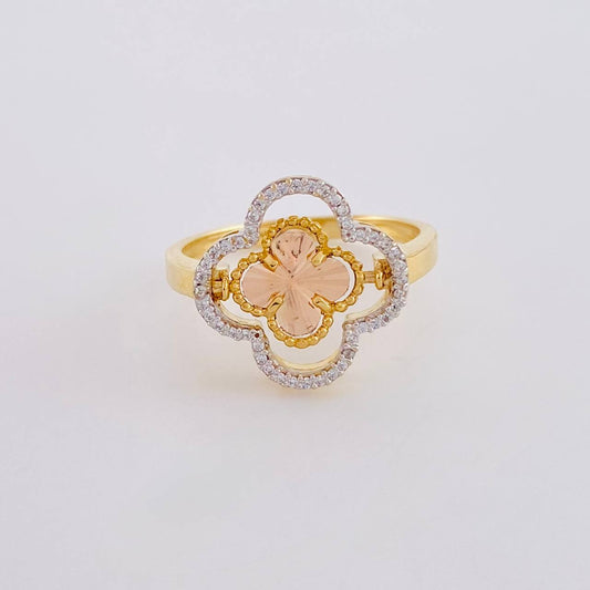 Anillo Trébol Móvil 3.8 g / T7 3/4 Tres Oros 18K