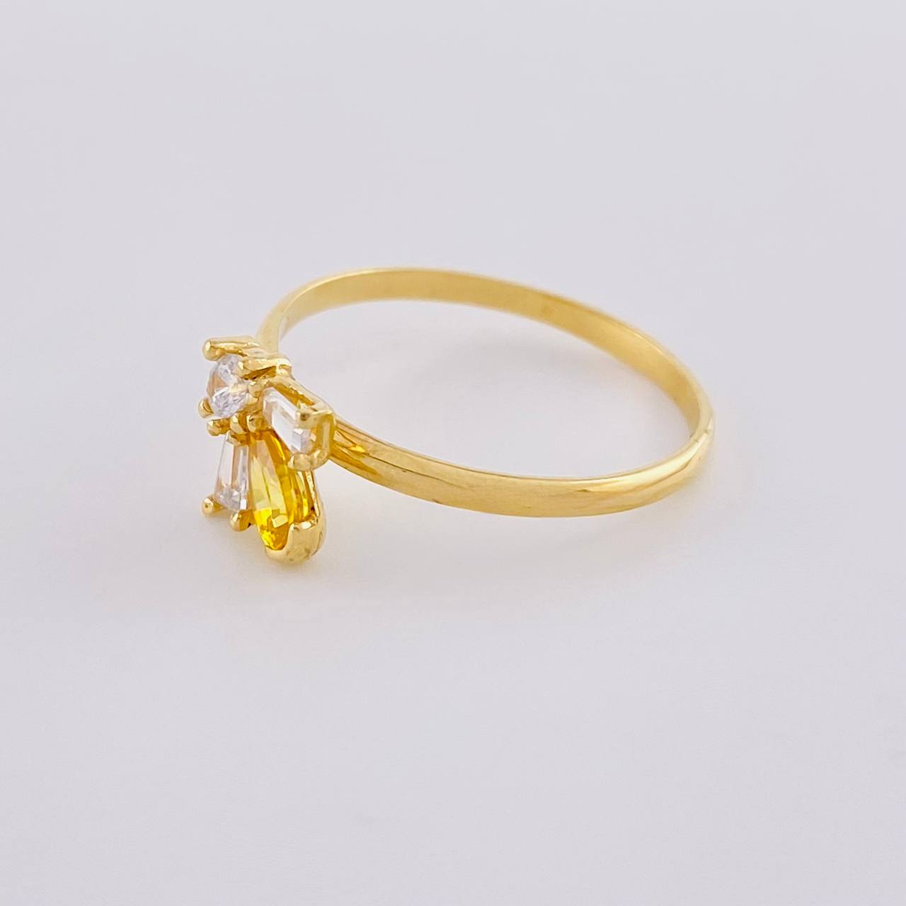 Anillo Abeja Geometrica 1.75 g / T7 1/4 Oro Amarillo 18K