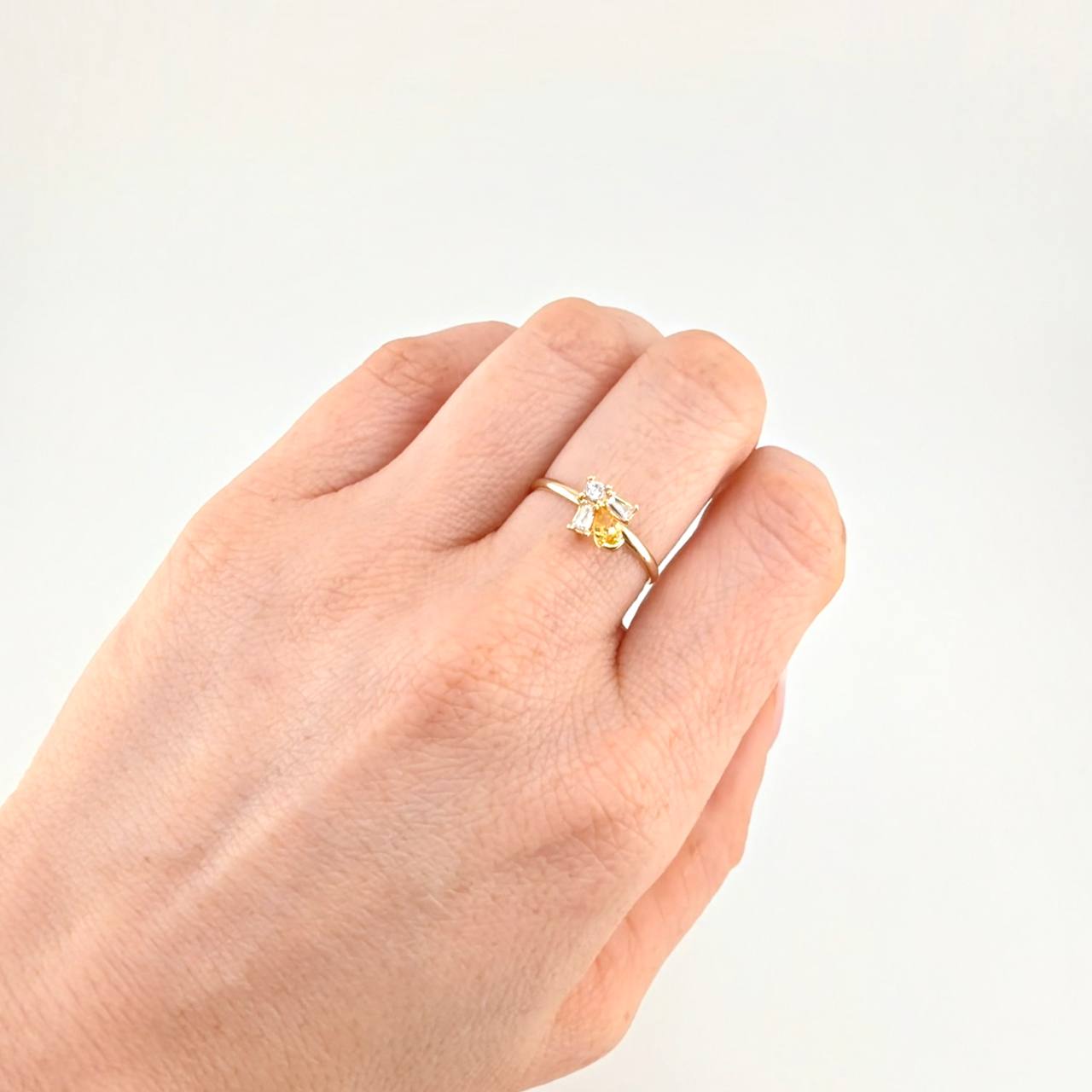 Anillo Abeja Geométrica 1.65 g / T7 1/4 Oro Amarillo 18K