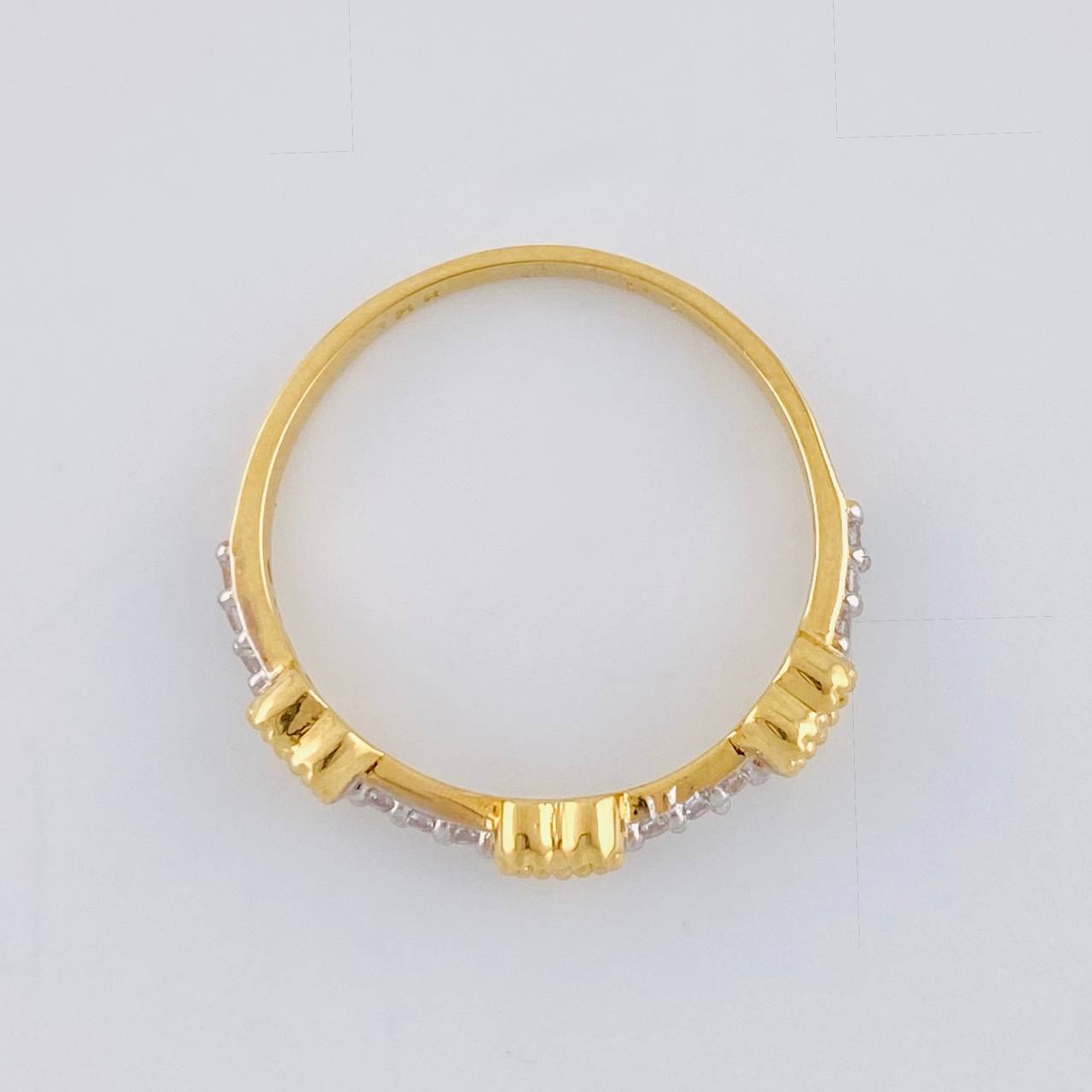 Anillo Corona De Corazones 1.9 g / T6 1/2 Oro Amarillo 18K