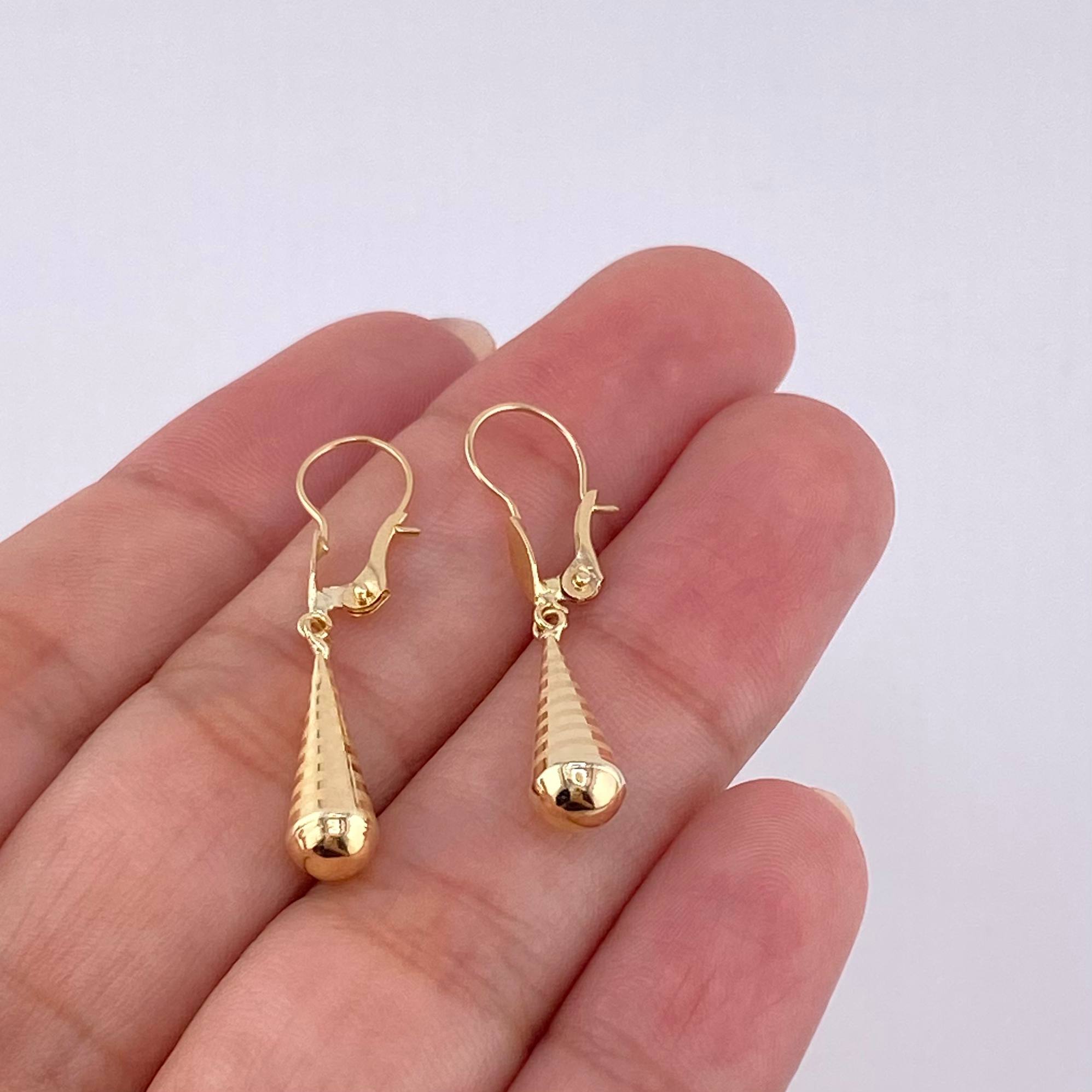 Candongas Lagrima 0.85 g / 3.1 cm Oro Amarillo 18K
