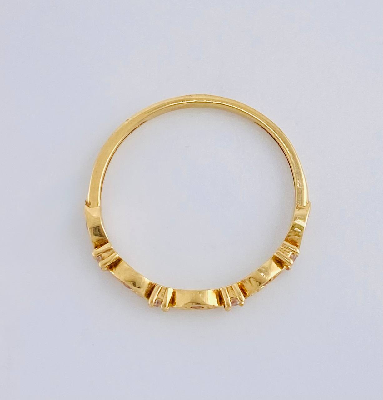 Anillo Linea De Ojos Con Chispas 1.35 g / T6 1/2 Oro Amarillo 18K