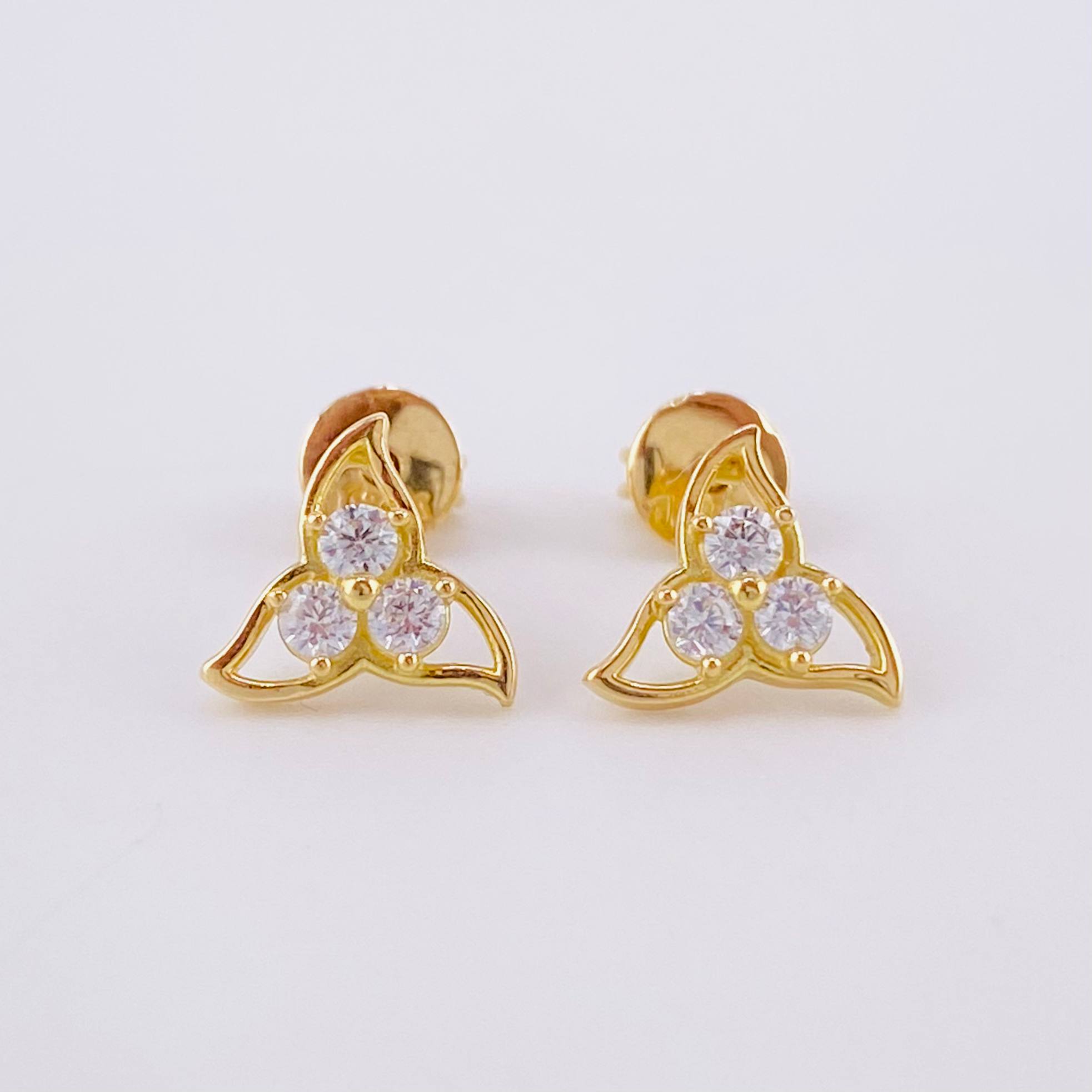 Topos Flor Trillium 1.6 g / 8.2 mm Oro Amarillo 18K