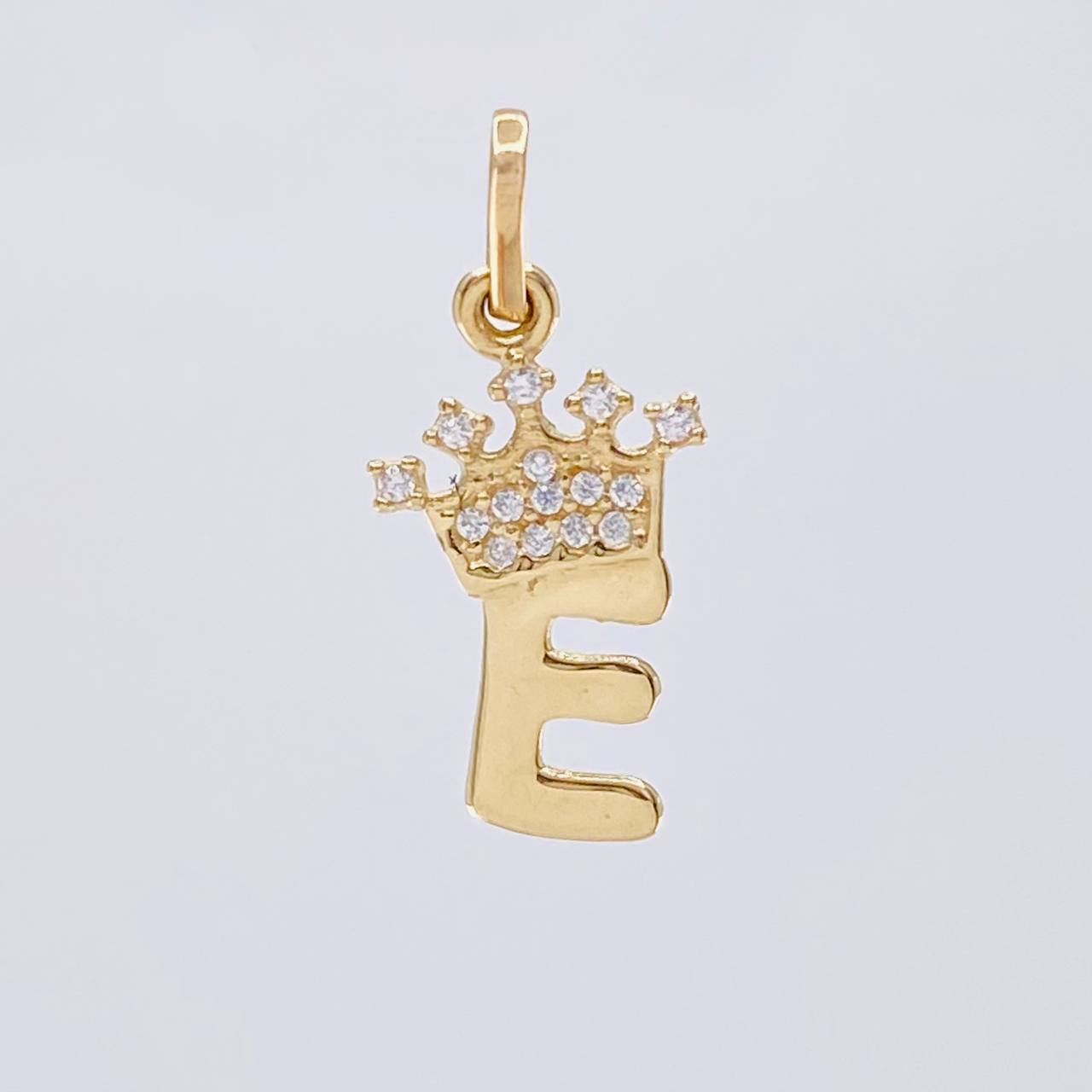 Dije Letra E Corona 0.75g / 2.2cm Oro Amarillo 18K