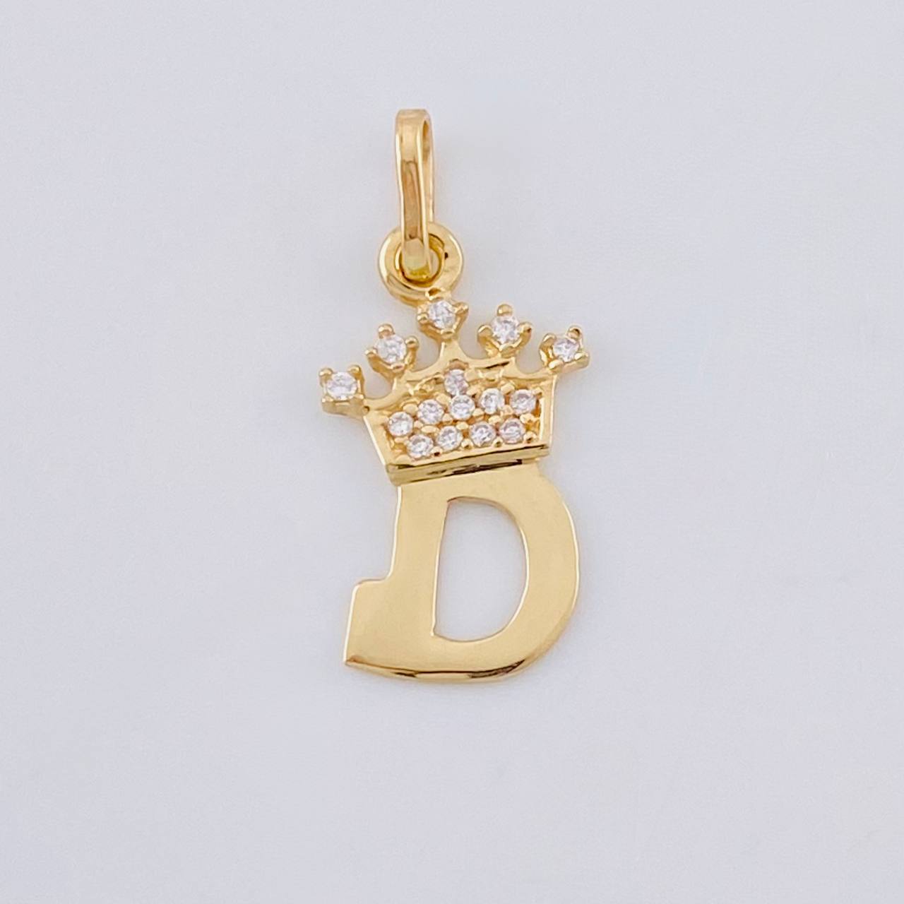 Dije Letra D Corona 0.7g / 2.2cm Oro Amarillo 18K