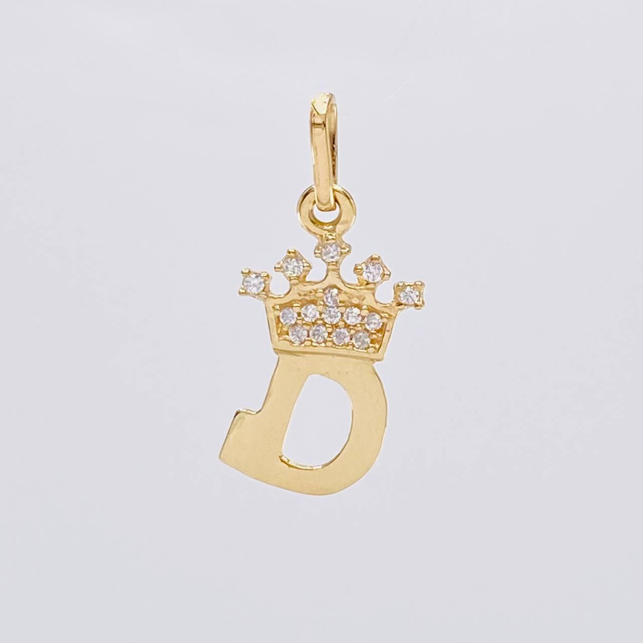 Dije Letra D Corona 0.7g / 2.2cm Oro Amarillo 18K