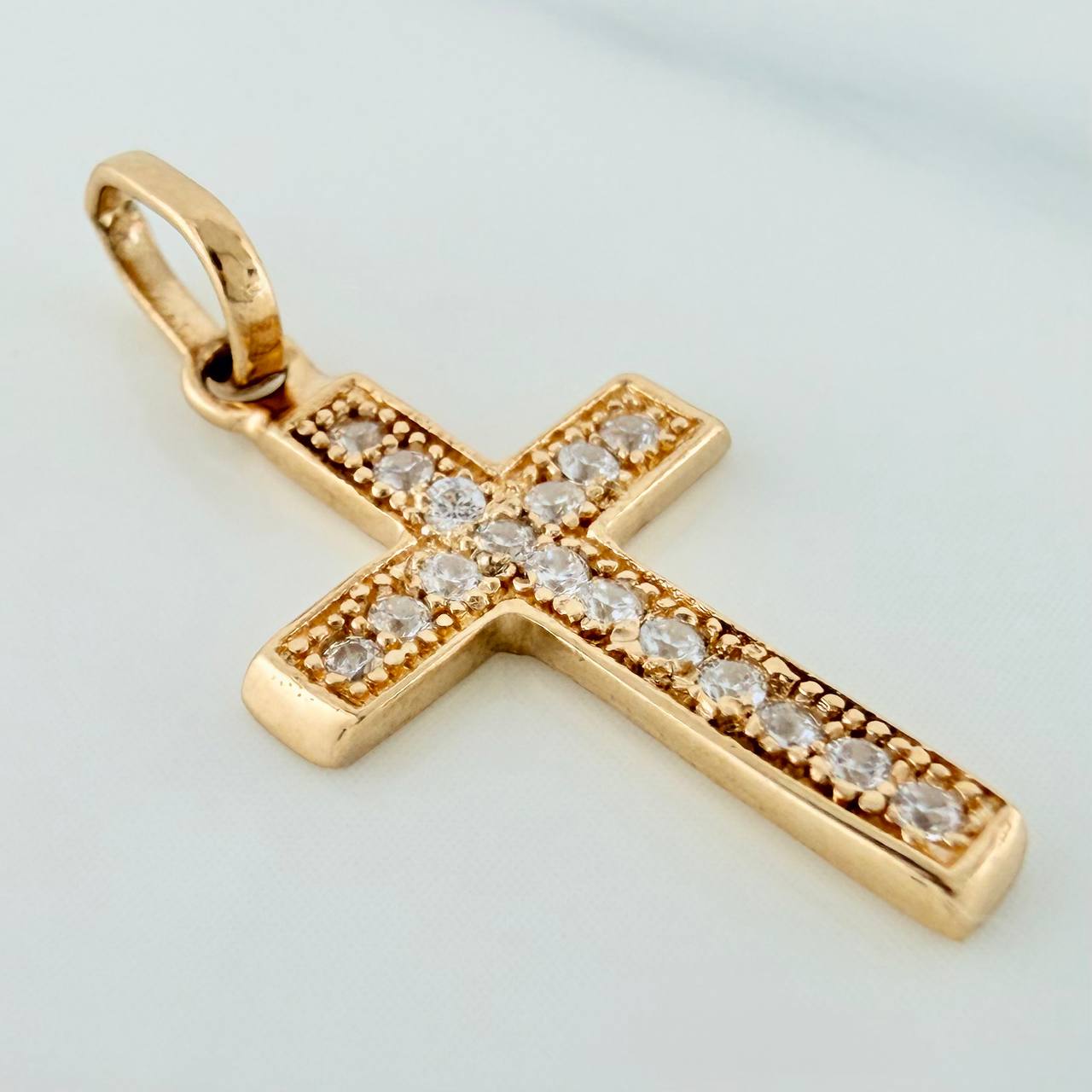 Dije Cruz 0.95gr / 2.6cm / Oro Amarillo 18K &