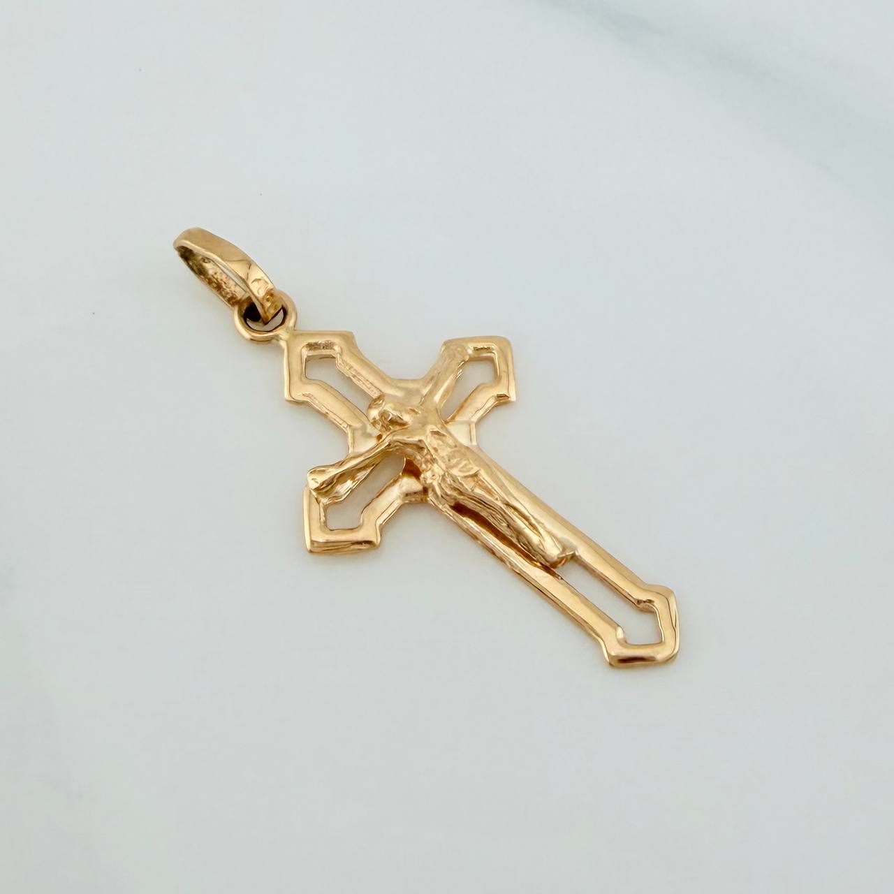 Dije Cruz Cristo 1.3gr / 3.3cm / Oro Amarillo 18K &