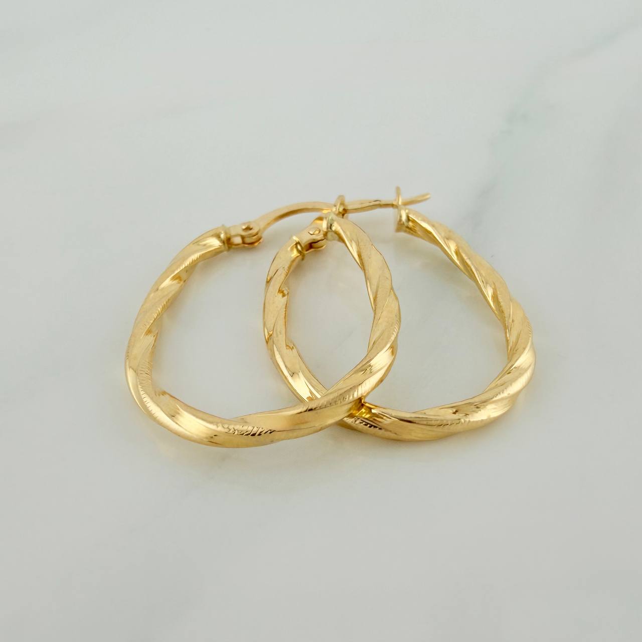 Candongas Nilo Ovaladas 1.5gr / 2.8cm / Oro Amarillo 18K
