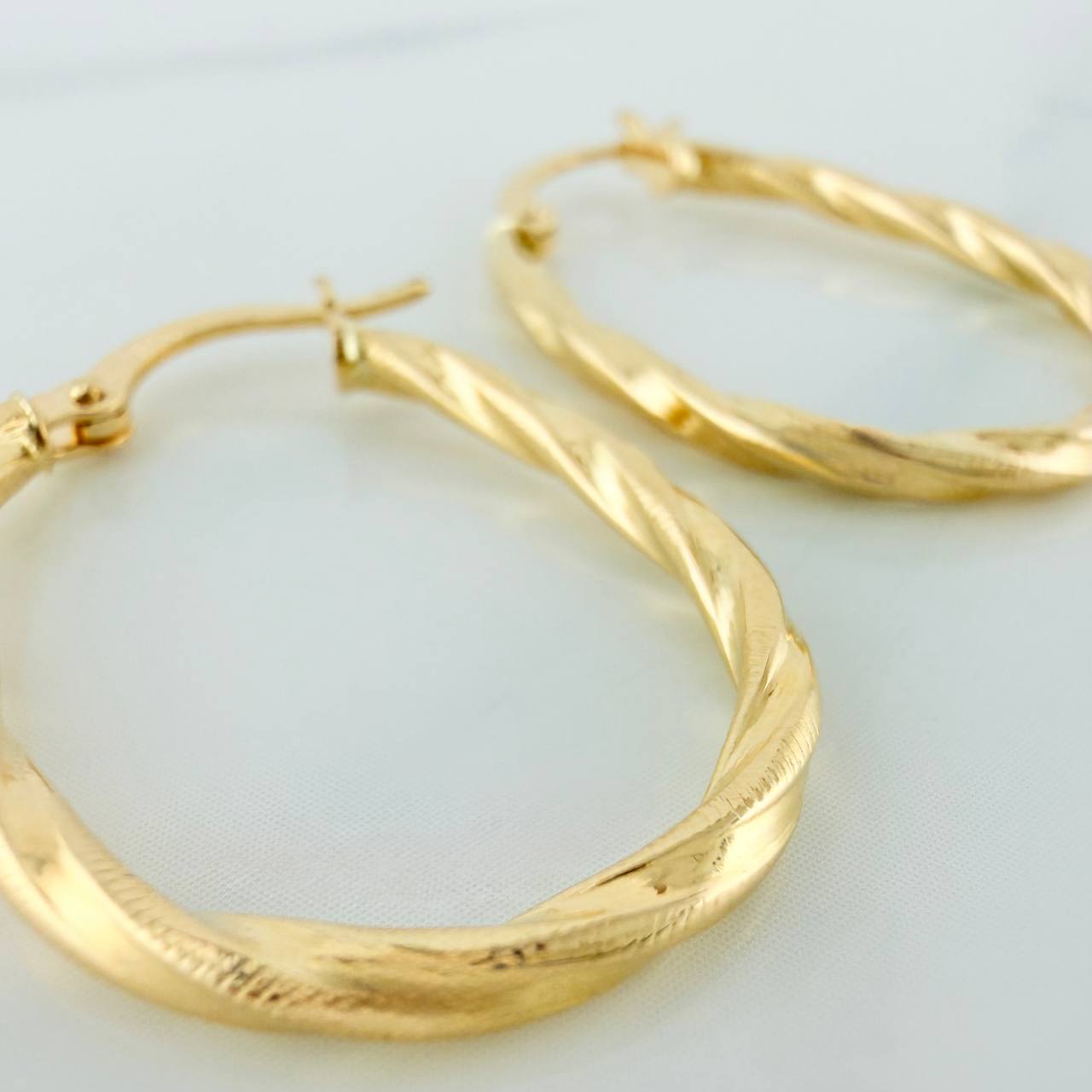 Candongas Nilo Ovaladas 1.5gr / 2.8cm / Oro Amarillo 18K