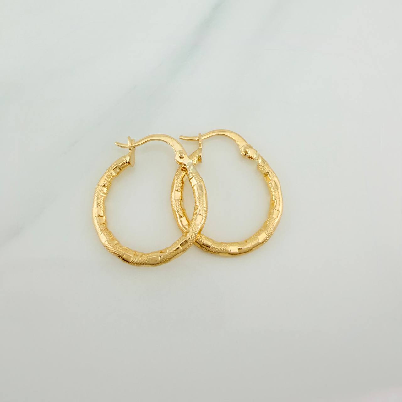 Candongas Sandra 1.4gr / 2.2cm / Oro Amarillo 18K %