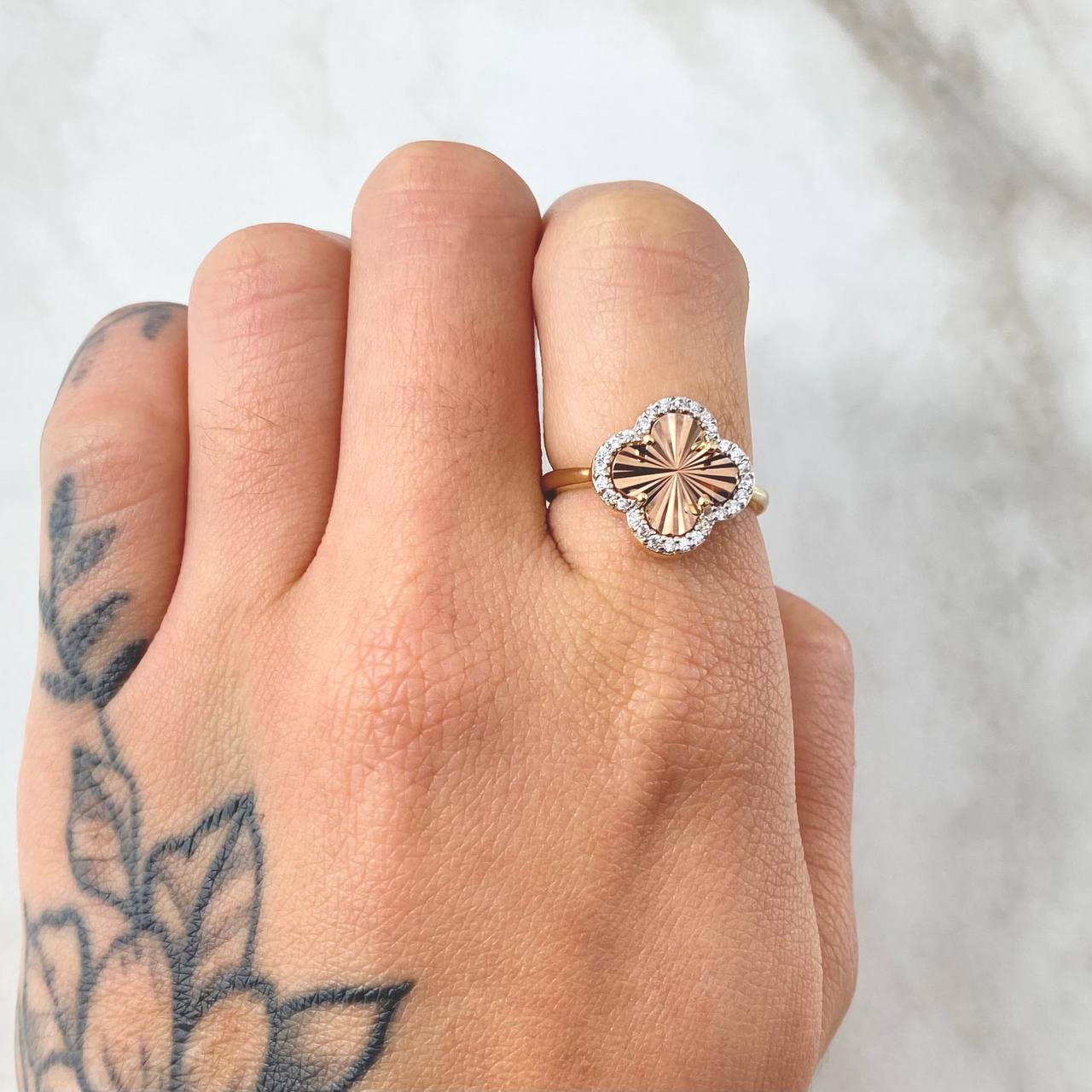 Anillo Trebol 3.05gr / T6 / Tres Oros 18K ©