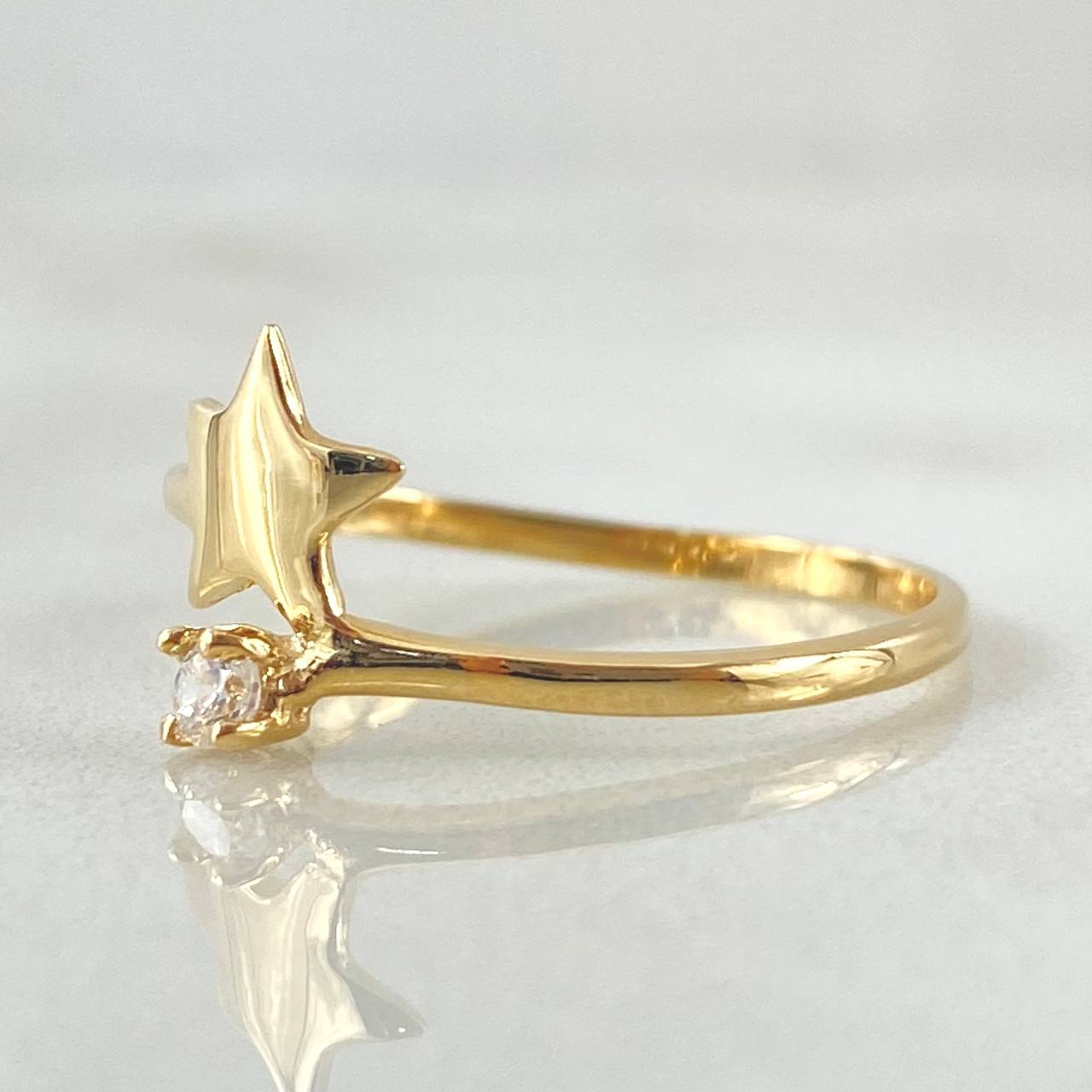 Anillo Estrella Fugaz 1.3gr / T6 1/4 / Oro Amarillo 18K ©