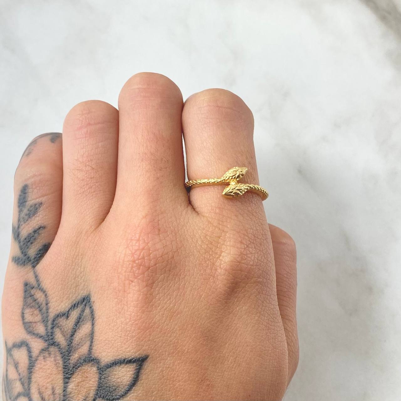 Anillo Serpientes 2.5gr / T7 1/2 / Oro Amarillo 18K ©