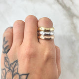 Anillo Trio Carriles Abultados 7.05gr / T7 1/2 / Tres Oros 18K ©