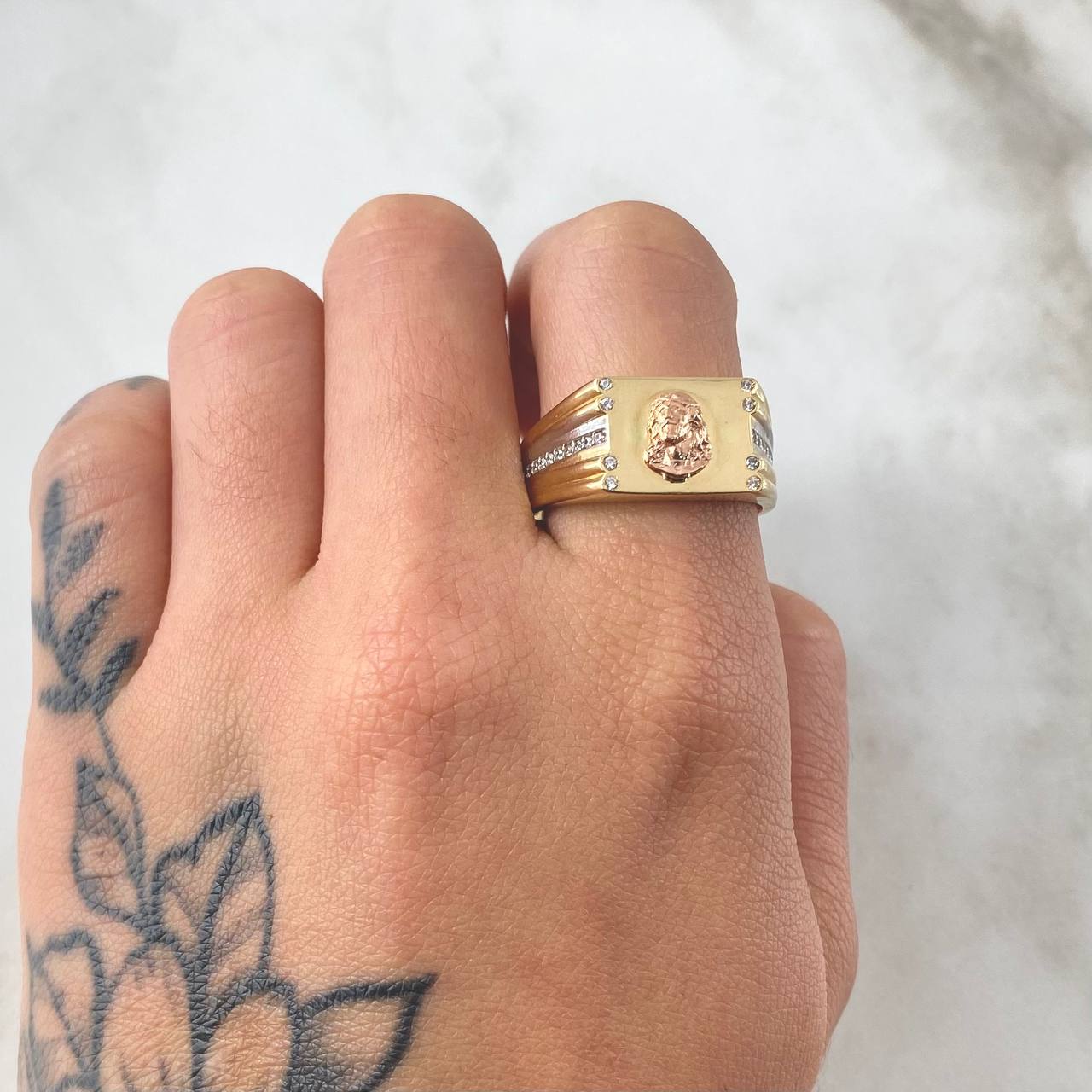 Anillo Rostro Cristo 5.2gr / T10 / Oro Amarillo 18K