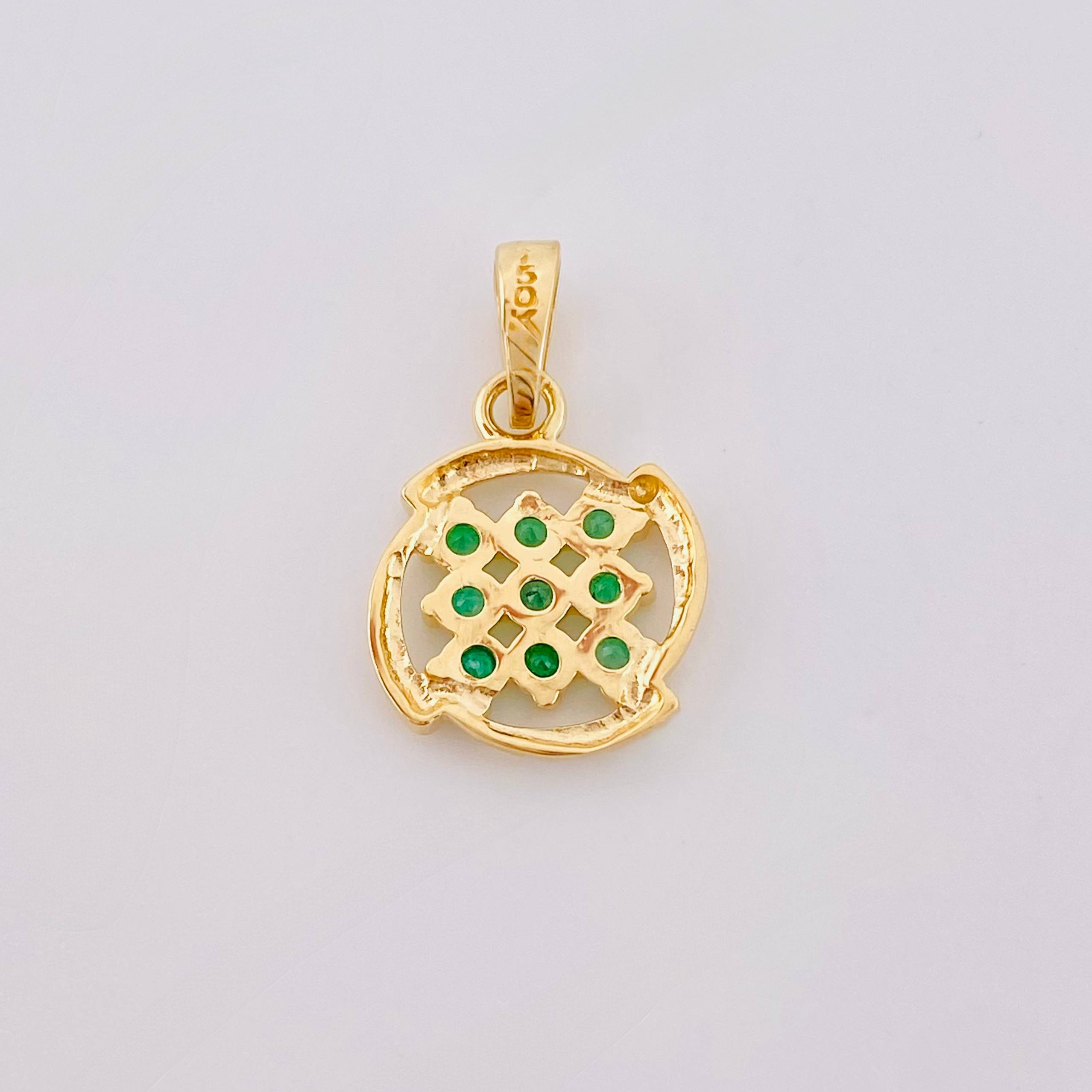 Dije Espiral Triki Esmeraldas 18pts 1.45gr / 2cm / Oro Amarillo 18K