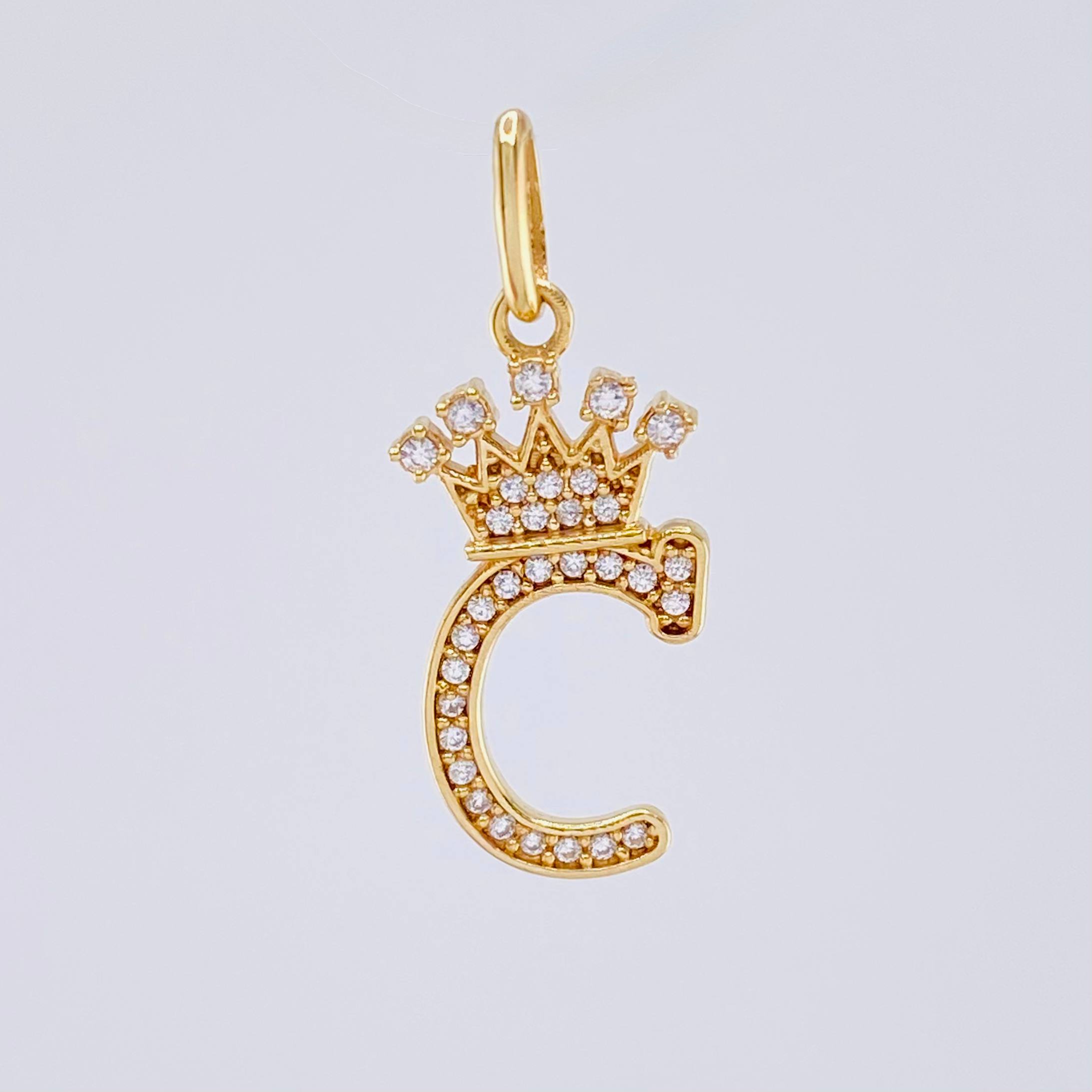 Dije Corona Letra C 1.6gr / 2.6cm / Oro Amarillo 18K