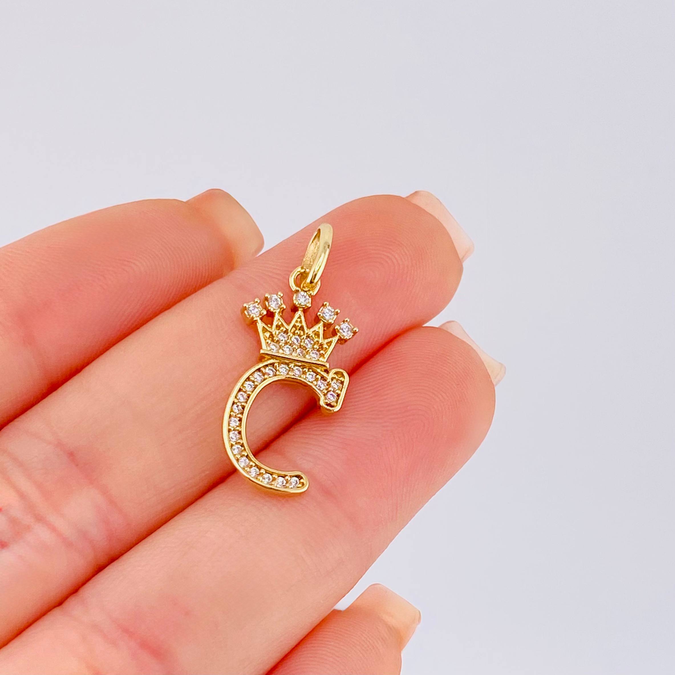 Dije Corona Letra C 1.6gr / 2.6cm / Oro Amarillo 18K