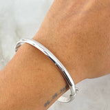 Pulso Aro Liso 6.9gr / 20cm / 5mm Oro Blanco +4 18K ©