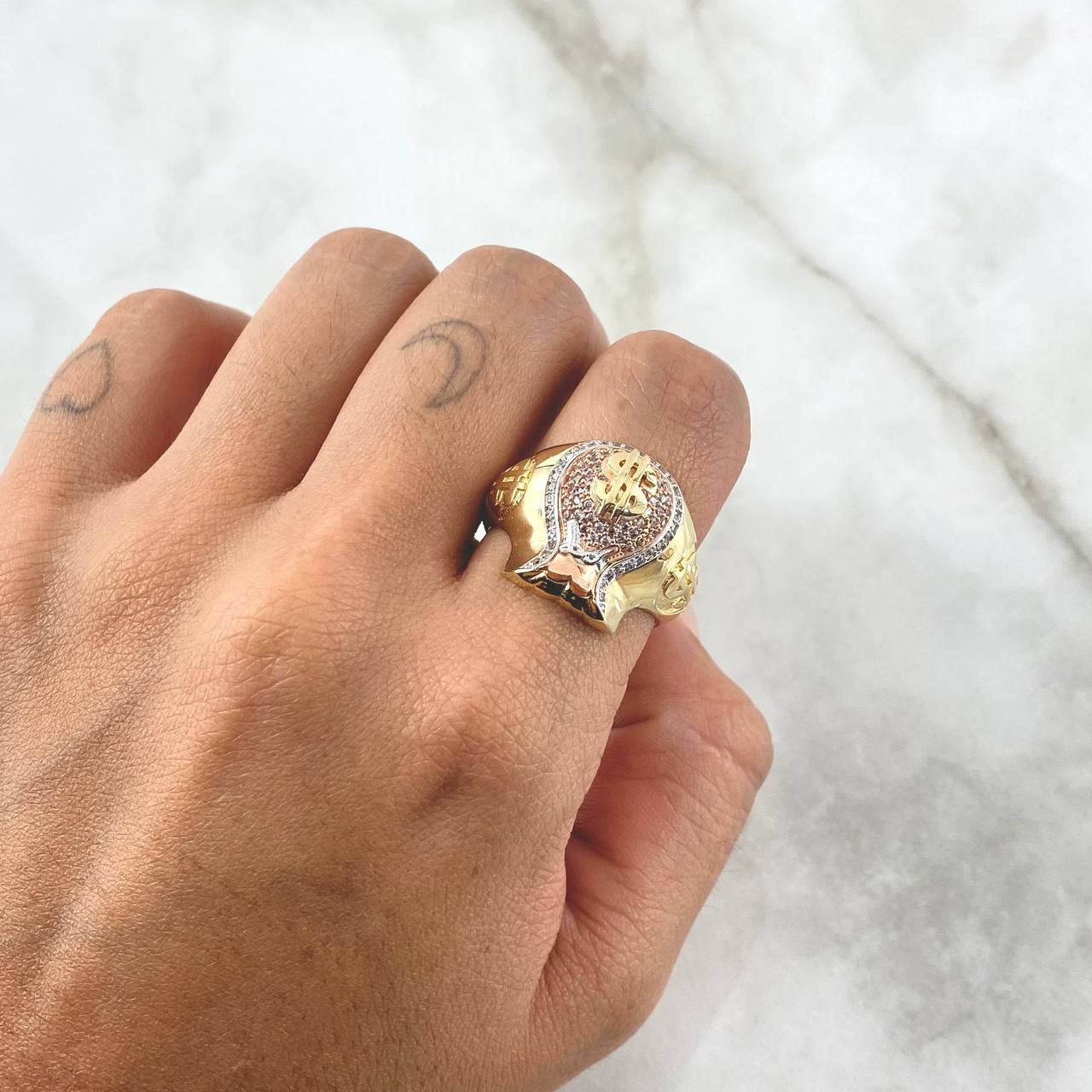 Anillo Bolsa de Dólar 8.75gr / T10 / Circones Blancos Dos Oros Amarillo Rosa 18K ©