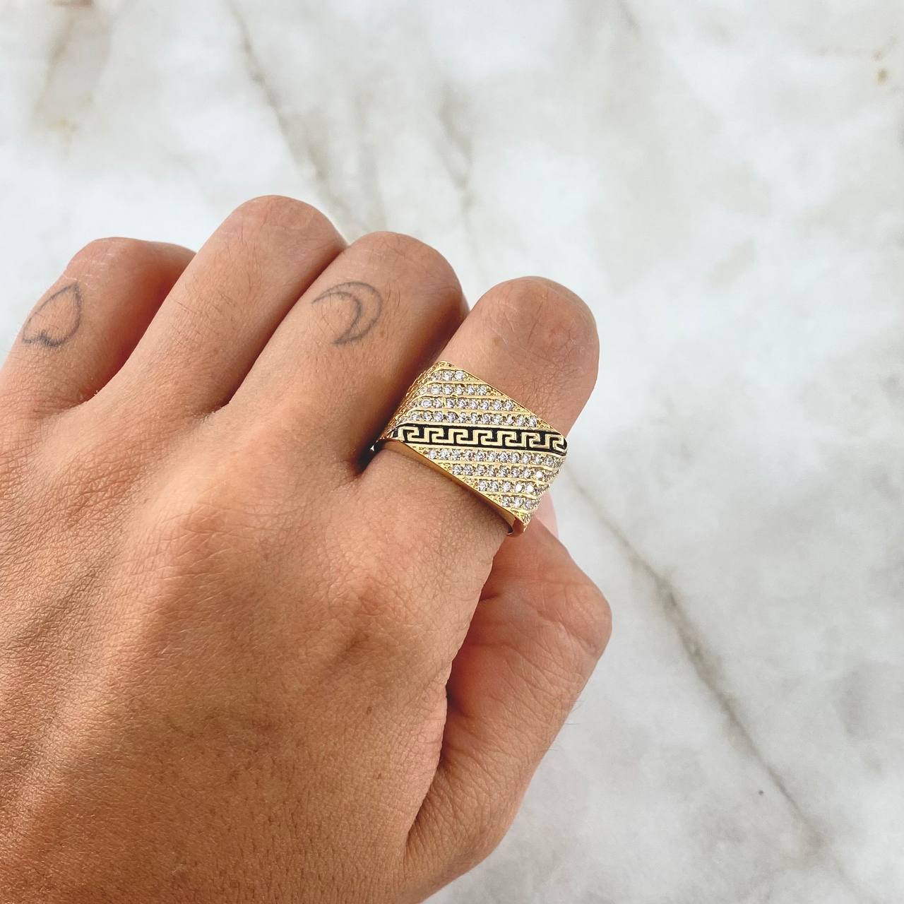 Anillo Bordado Tribal 8.1gr / T10 3/4 / Circones Blancos Oro Amarillo 18K ©