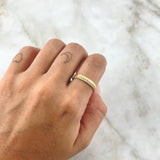 Anillo Oso TS Hilera 2.5gr / T7 3/4 / Circones Blancos Oro Amarillo 18K ©