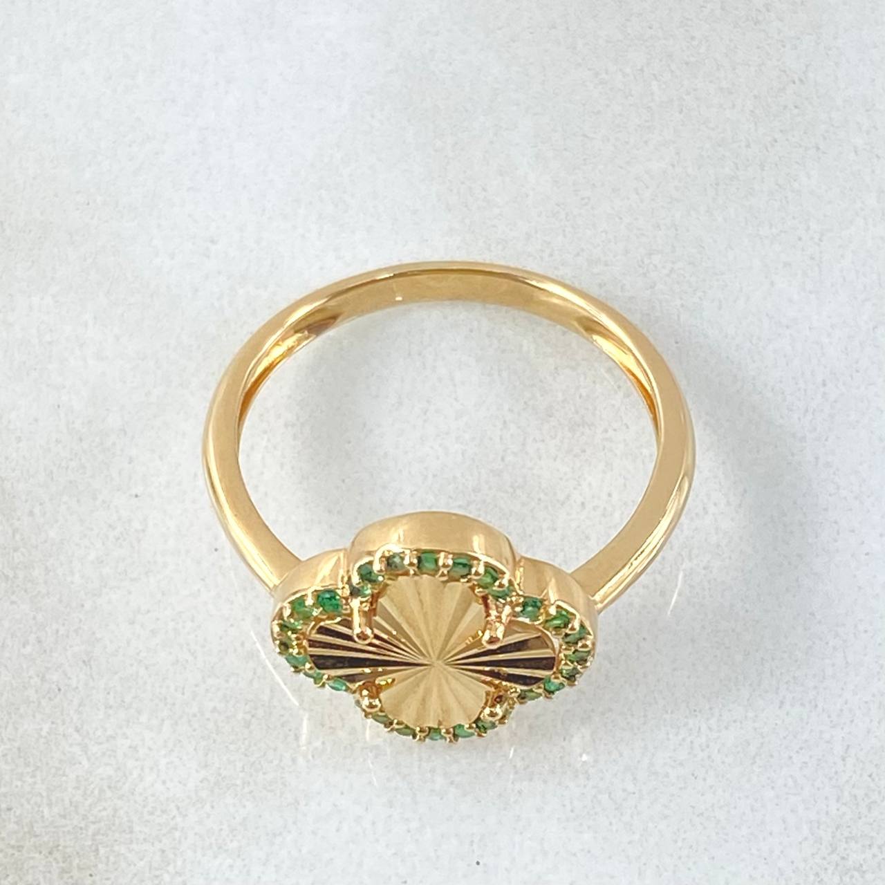 Anillo Trebol Dorado 2.9gr / T7 1/2 / Oro Amarillo 18K