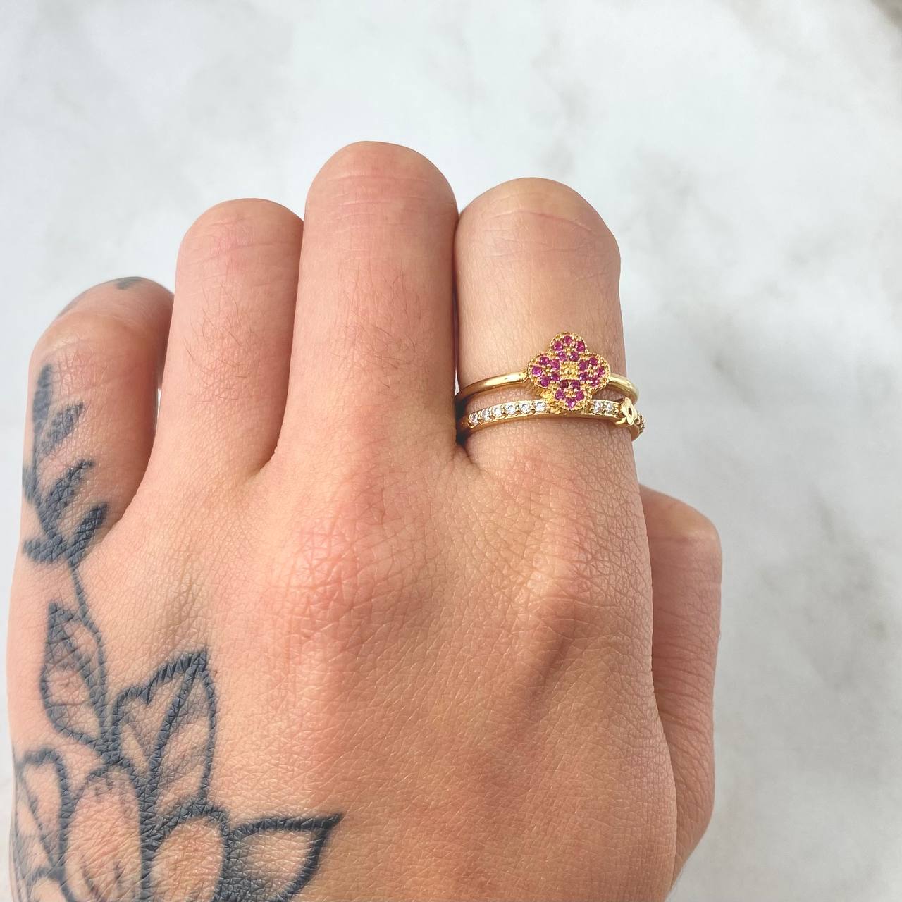 Anillo Trebol Lineal 3.6gr / T6 3/4 / Oro Amarillo 18K