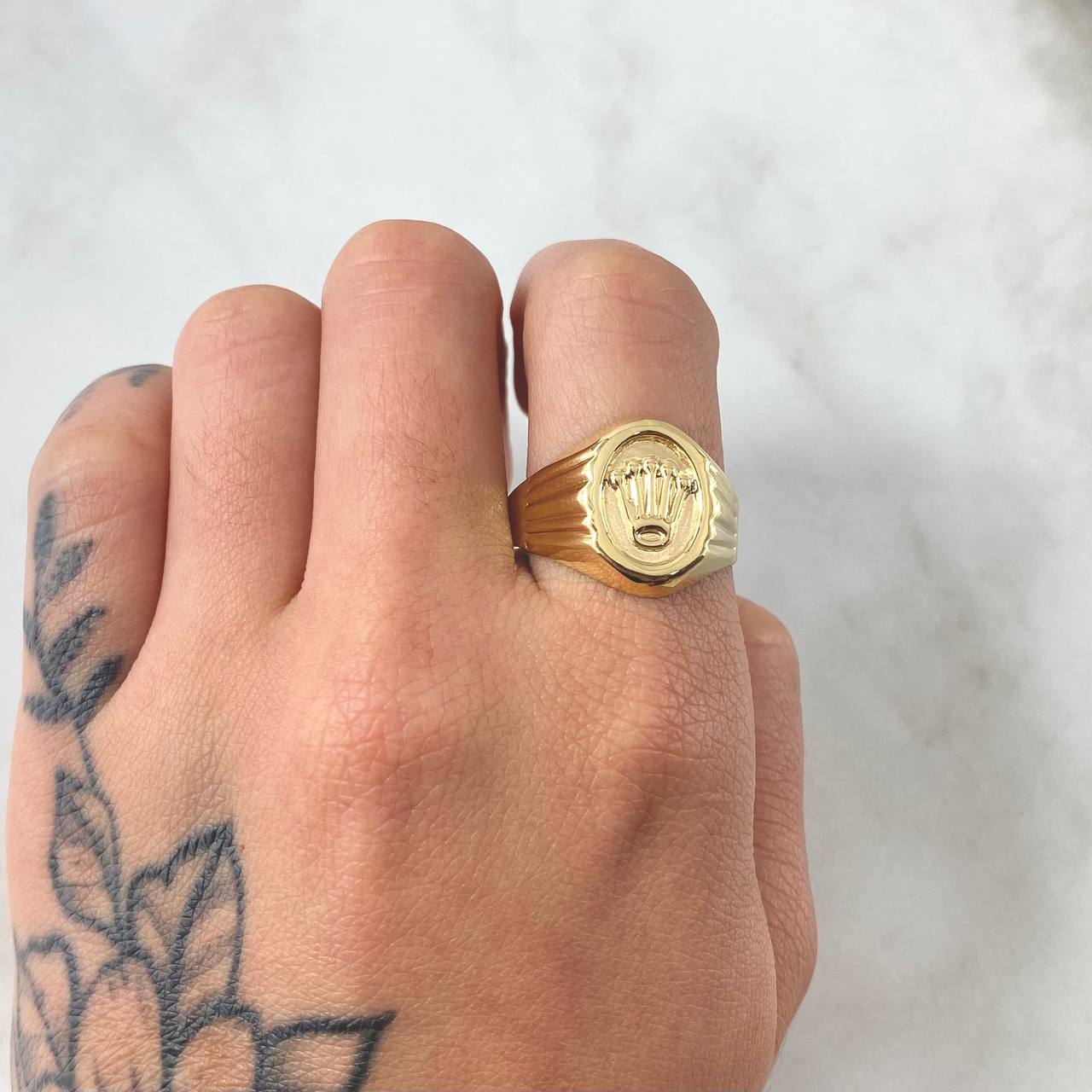 Anillo Sello Corona 2.6gr / T10 / Oro Amarillo 18K ©