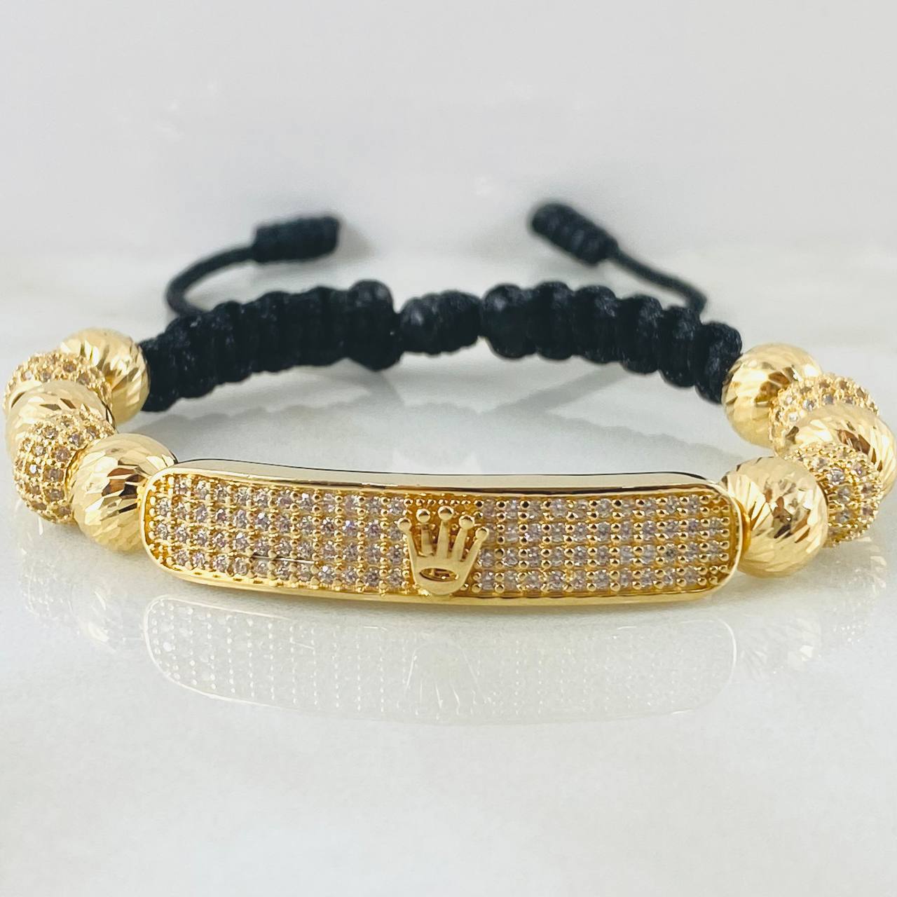 Pulsera Negra Herraje Placa Rectangular Corona 13gr / Oro Amarillo 18K *